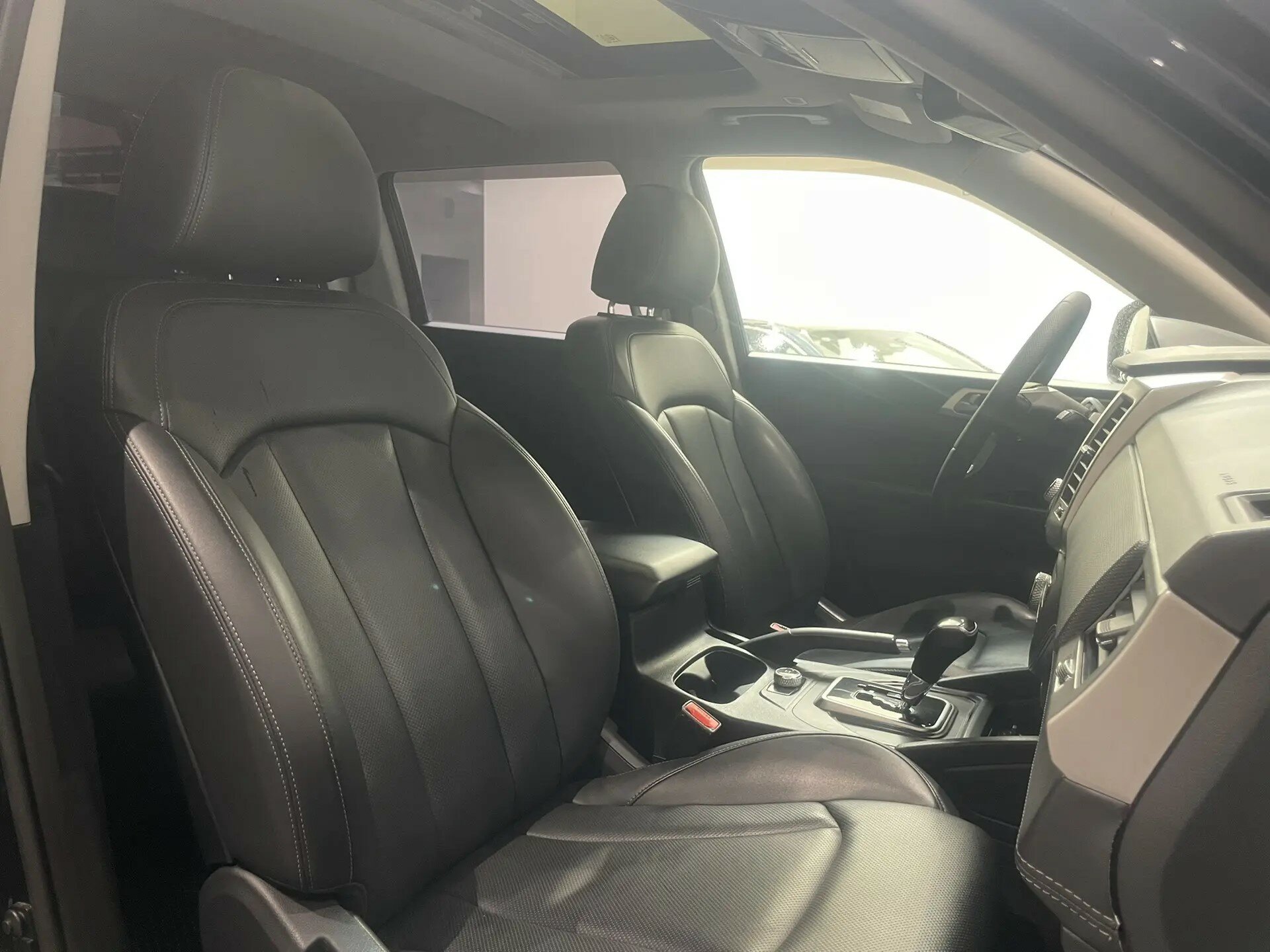 Автомобиль SsangYong Rexton Sports 2.2d AT (181 л.с.) 4WD - 11
