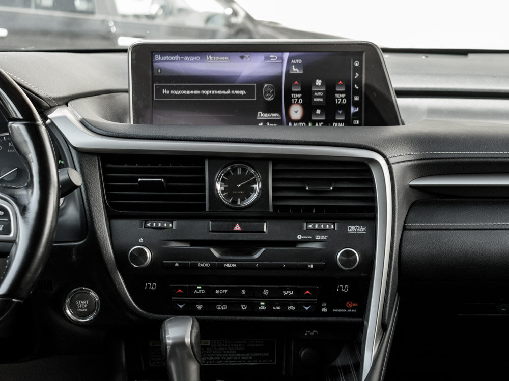 Купить Lexus RX 200t 2.0 AT (238 л.с.) 4WD, 2017 в Екатеренбурге