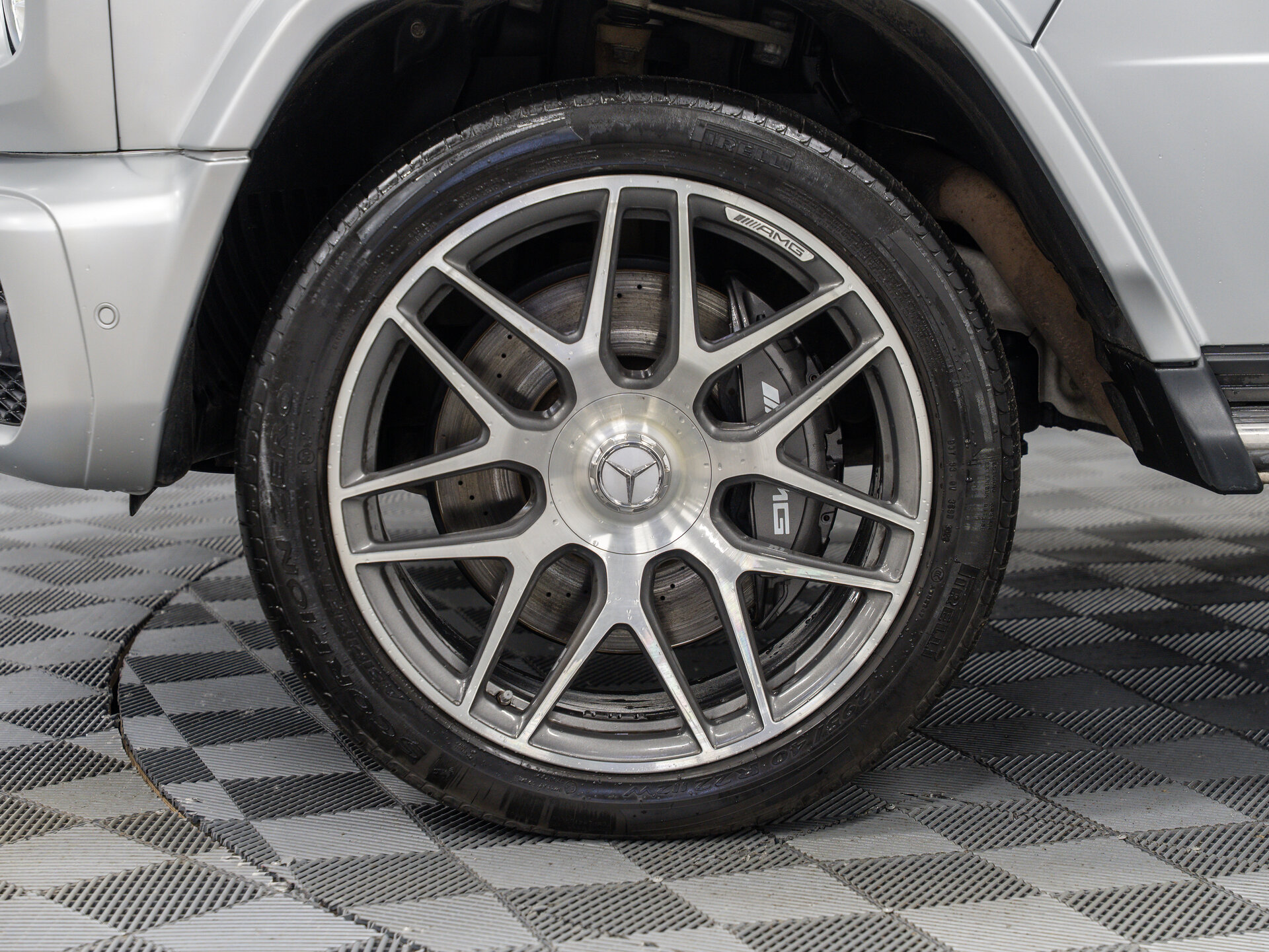 Автомобиль Mercedes-Benz G-Класс AMG 63 AMG 4.0 AT (585 л.с.) 4WD - 3