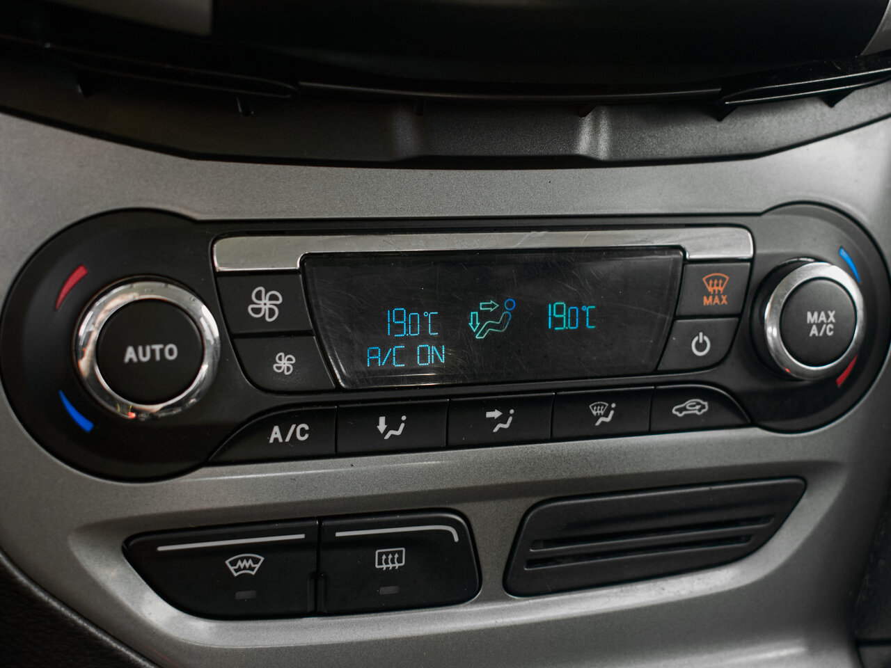 Купить Ford Focus 2.0 AMT (150 л.с.), 2012 в Екатеренбурге