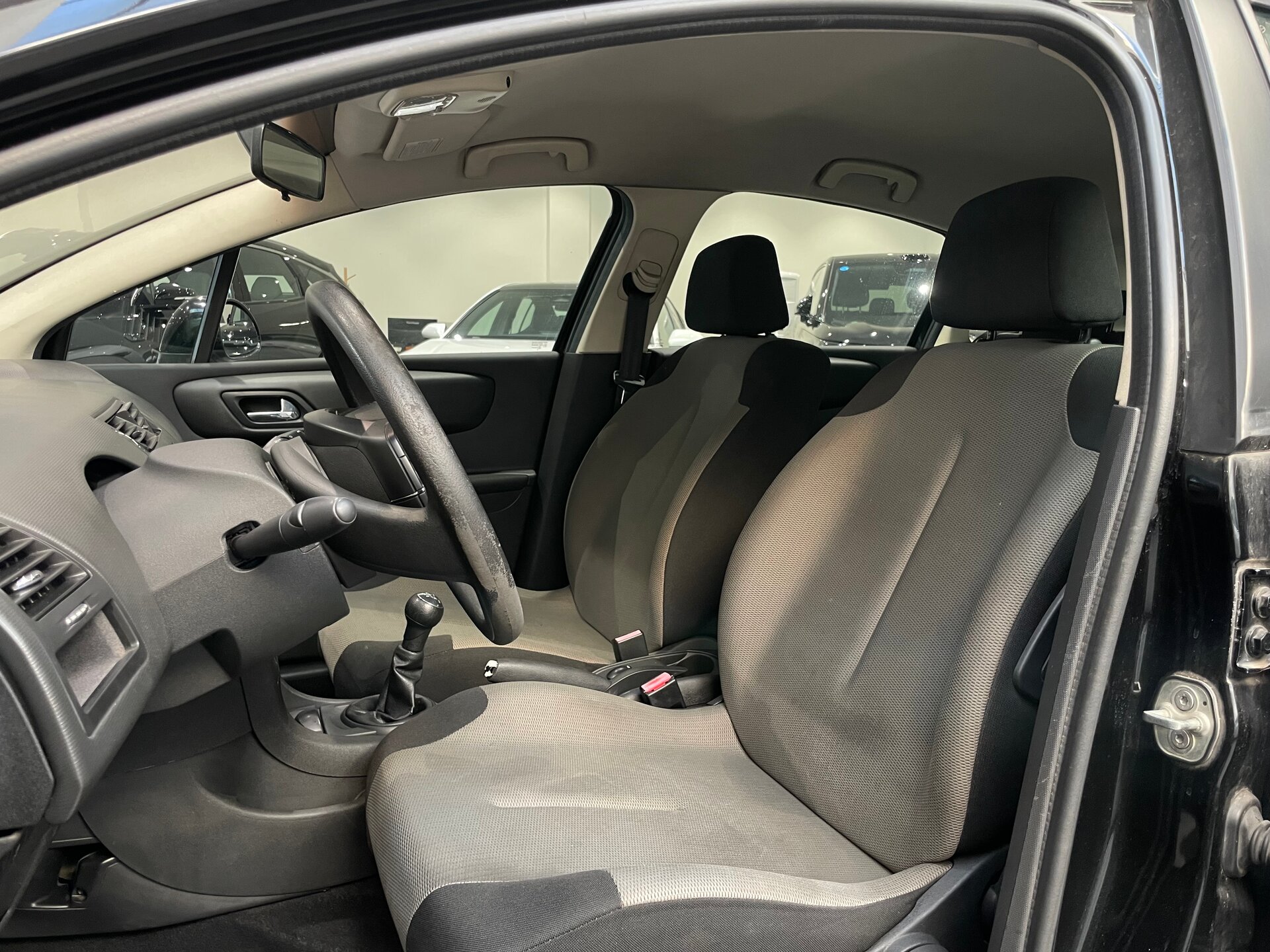 Автомобиль Citroen C4 1.6 MT (109 л.с.) - 8