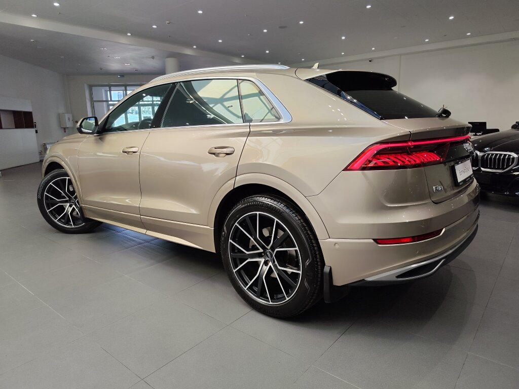Автомобиль Audi Q8 55 TFSI 3.0 AT (340 л.с.) 4WD - 4