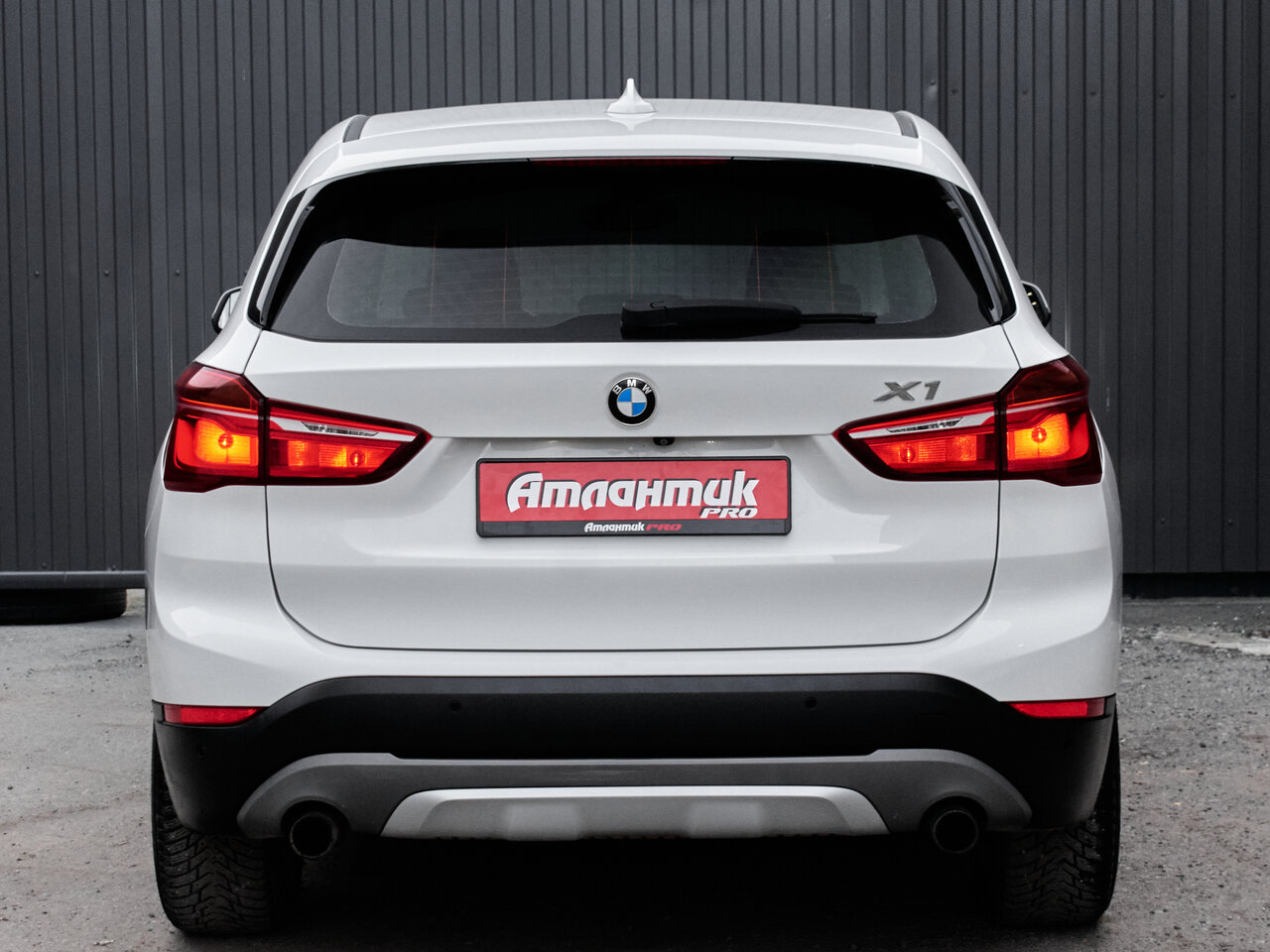 Купить BMW X1 20i xDrive 2.0 AT (192 л.с.) 4WD, 2016 в Екатеренбурге
