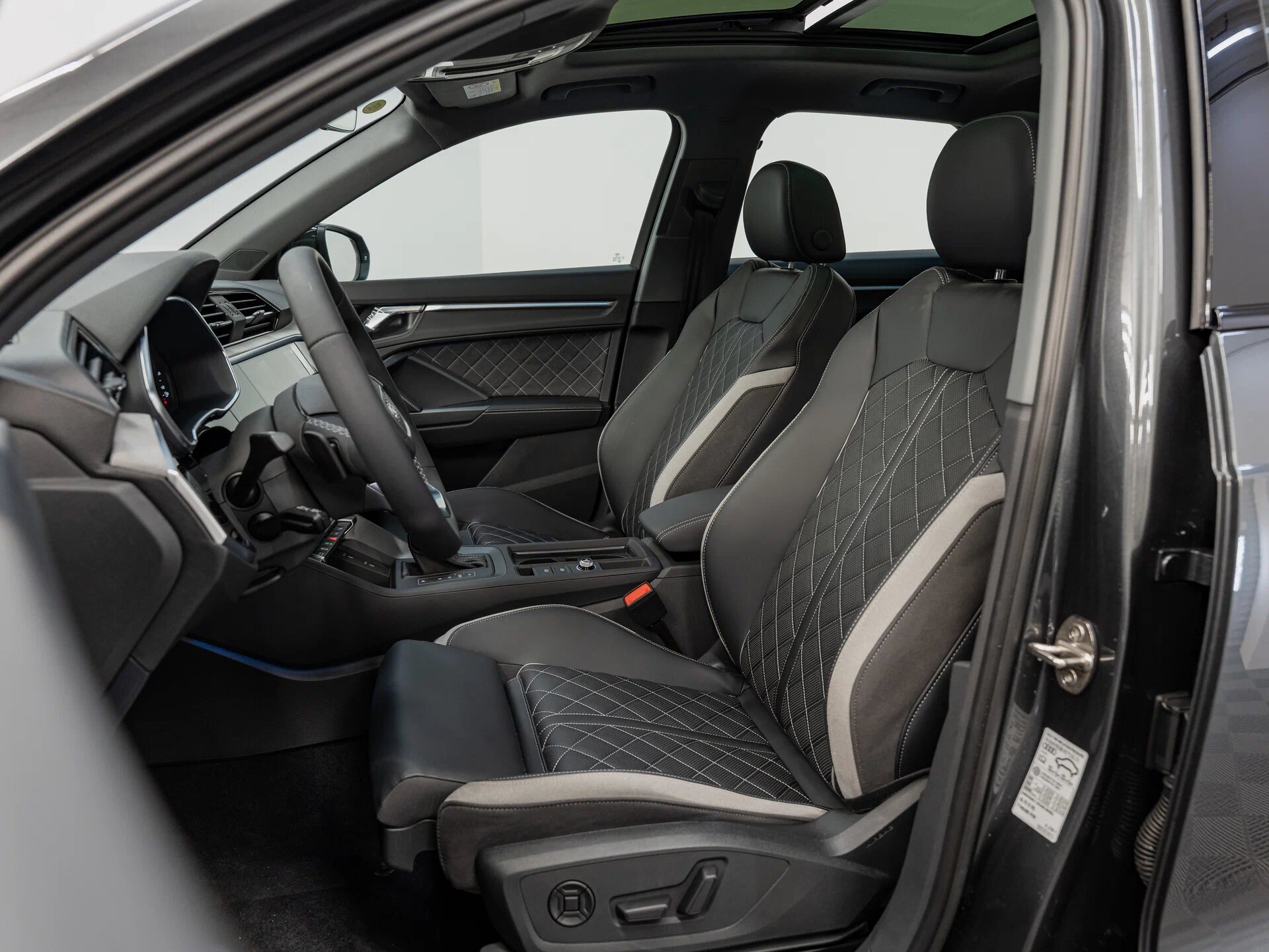 Автомобиль Audi Q3 35 TFSI 1.5 AMT (160 л.с.) - 18