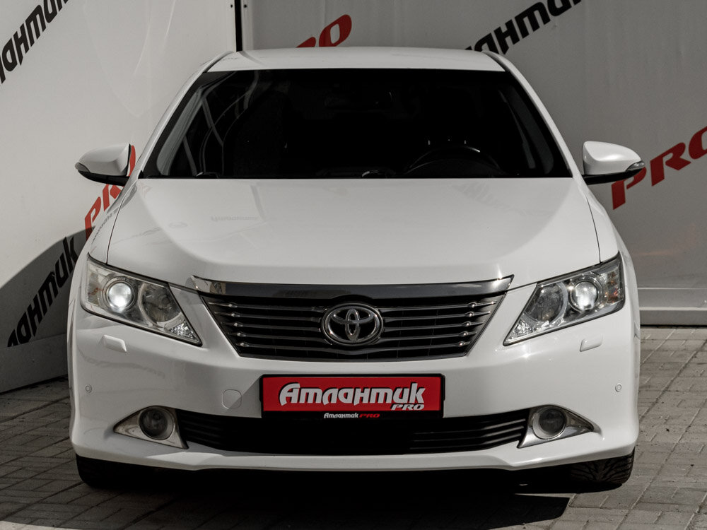 Купить Toyota Camry 2.5 AT (181 л.с.), 2013 в Екатеренбурге