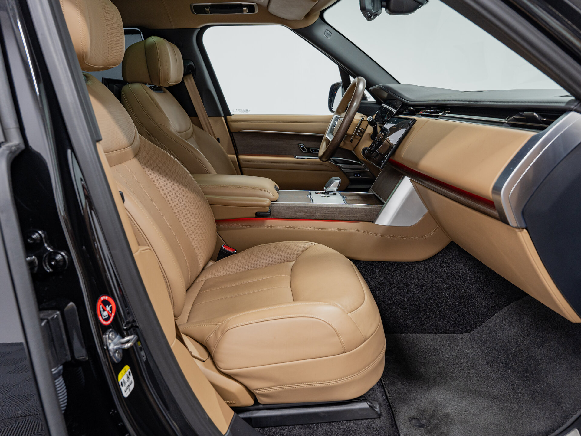 Автомобиль Land Rover Range Rover P530 MHEV Long 4.4 AT (530 л.с.) 4WD - 9