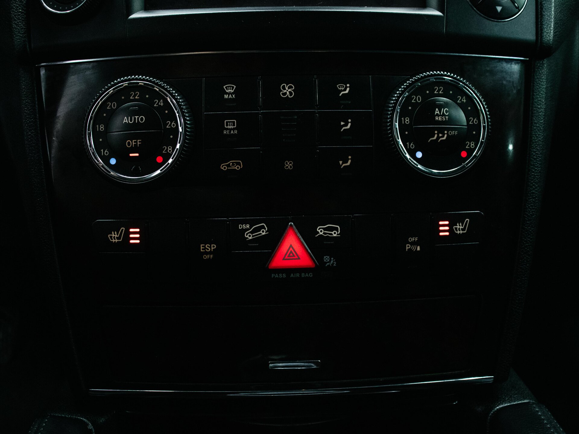 Mercedes-Benz M-Класс 2010 26