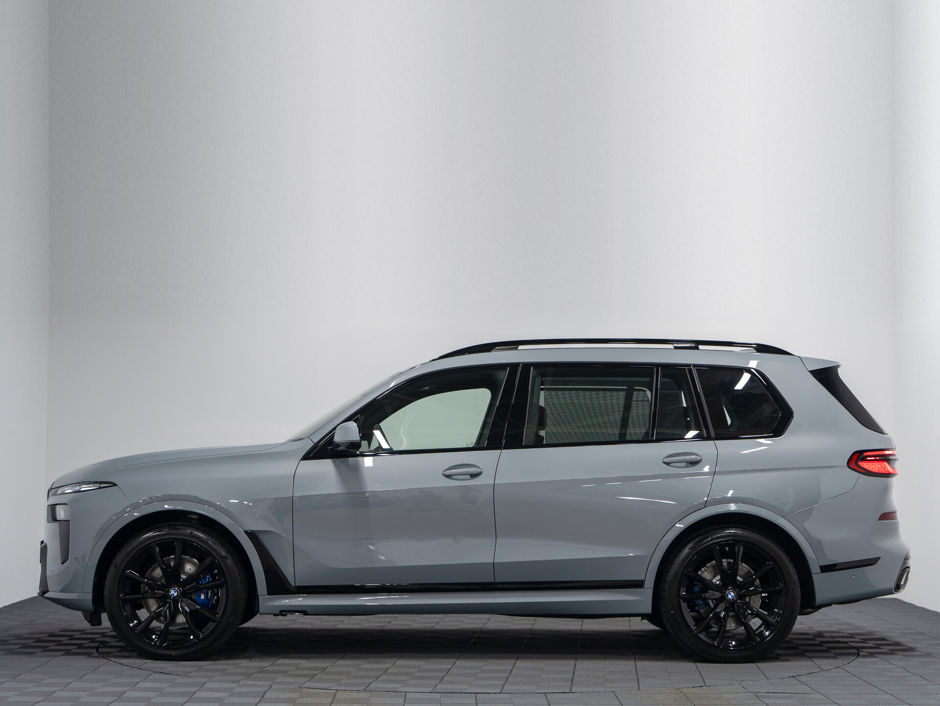 Автомобиль BMW X7 40i 3.0 AT (381 л.с.) 4WD - 12