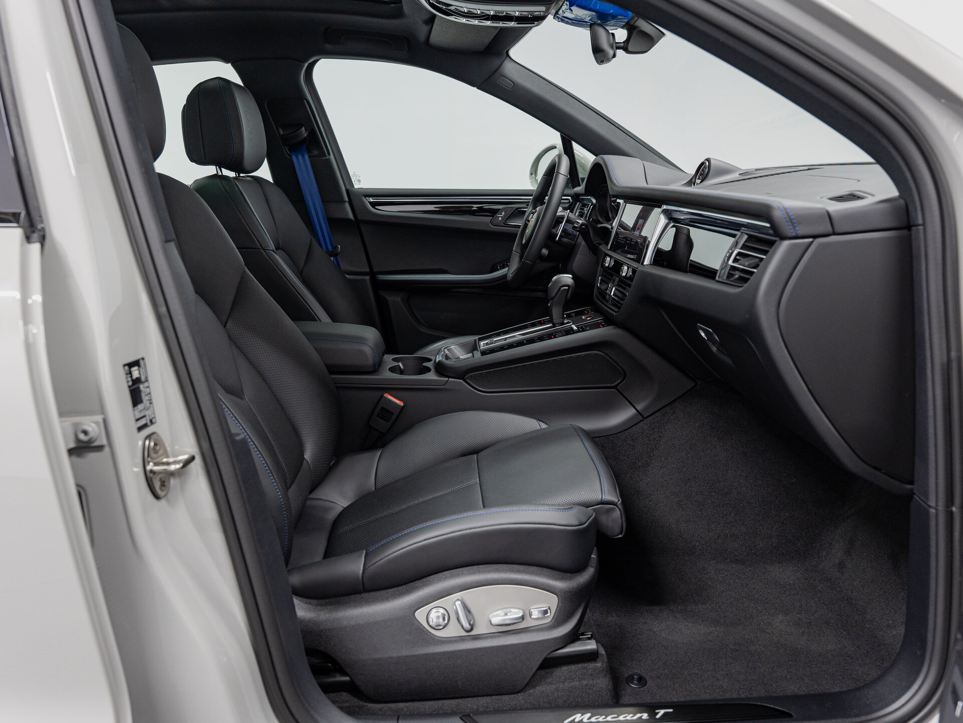 Автомобиль Porsche Macan 2.0 AMT (265 л.с.) 4WD - 14