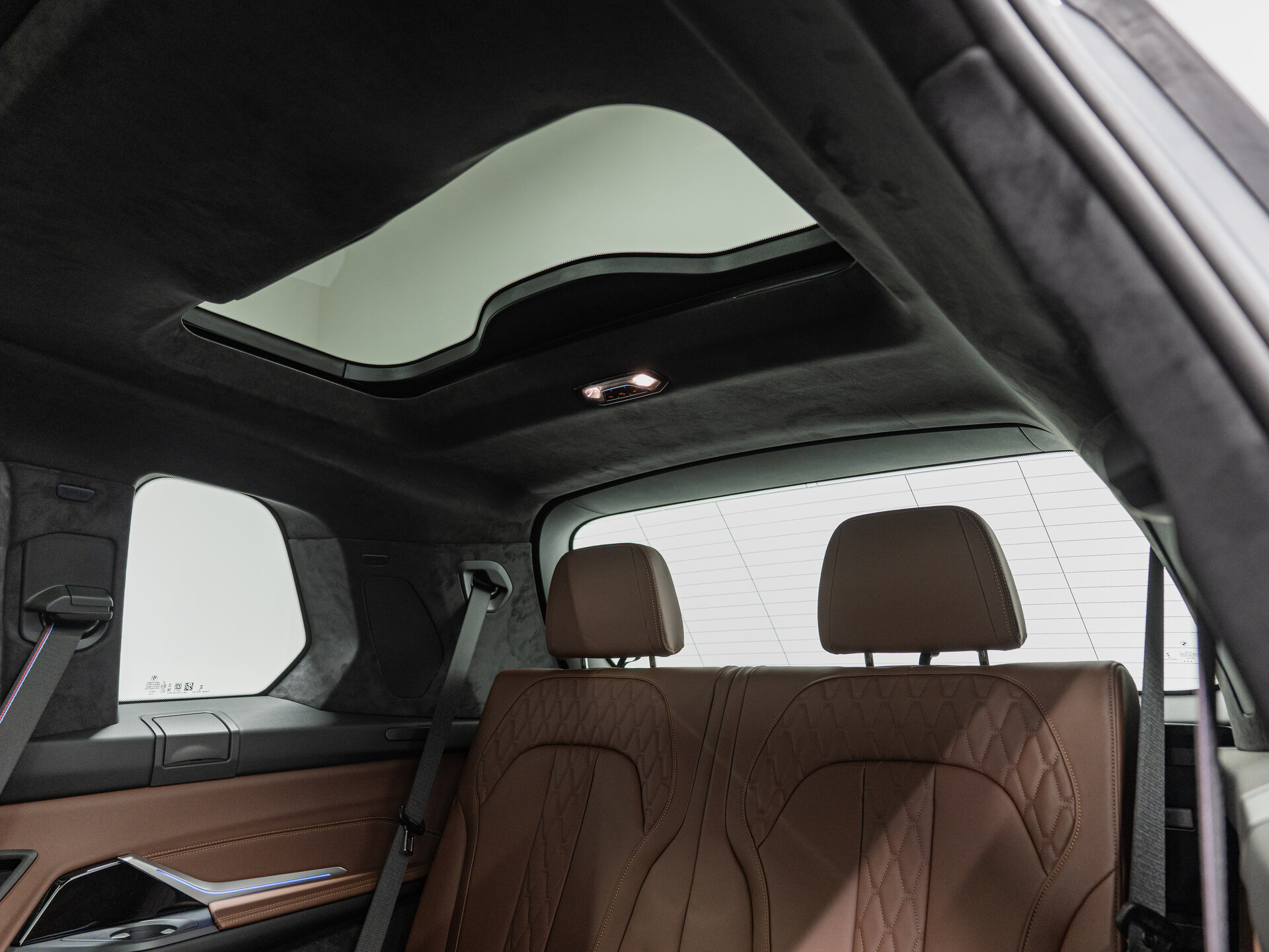 Автомобиль BMW X7 40i 3.0 AT (381 л.с.) 4WD - 14
