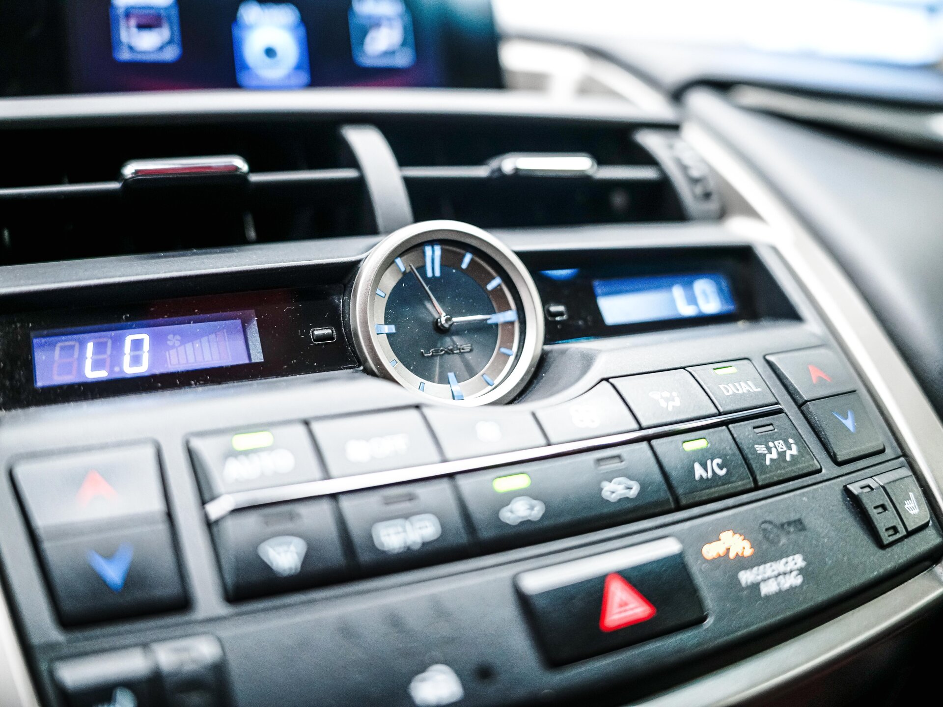Lexus NX 2017 24