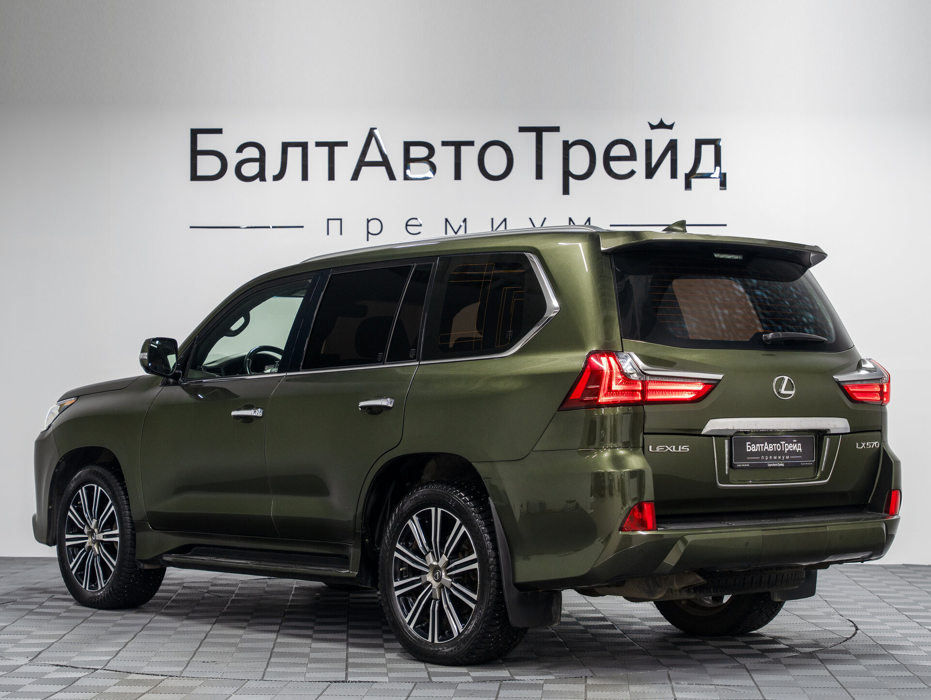 Автомобиль Lexus LX 570 5.7 AT (367 л.с.) 4WD - 8