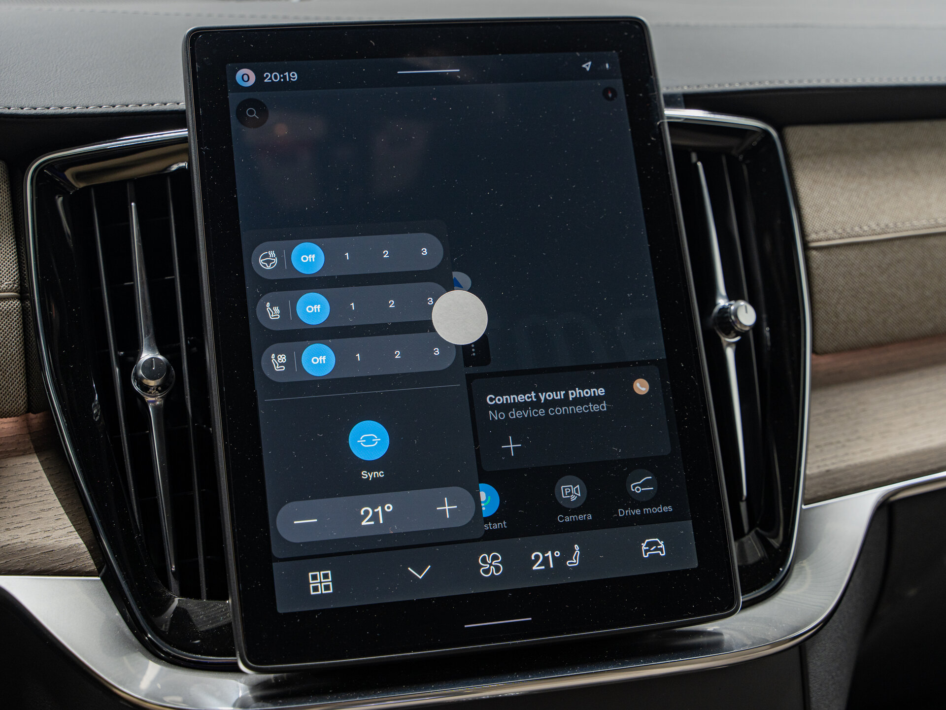 Автомобиль Volvo XC90 B6 2.0 AT (300 л.с.) 4WD - 20