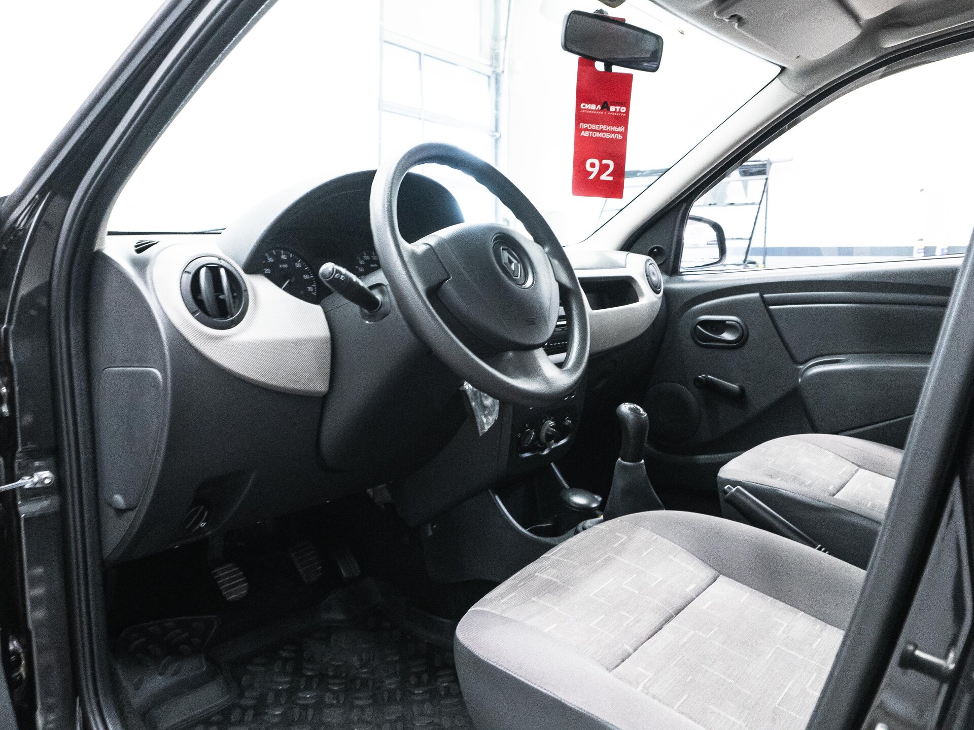 Renault Logan 2010 10