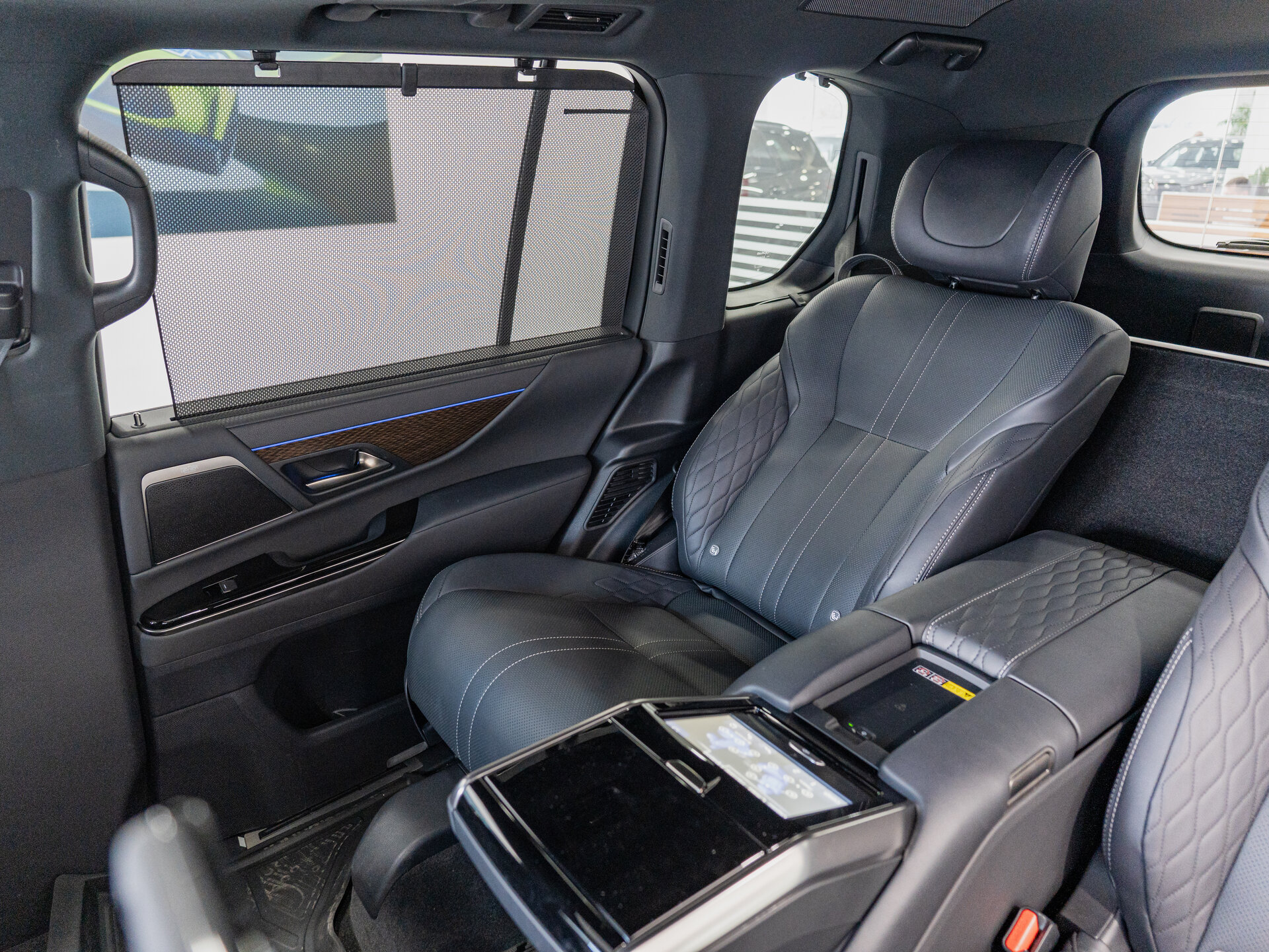 Автомобиль Lexus LX 600 3.4 AT (415 л.с.) 4WD - 19