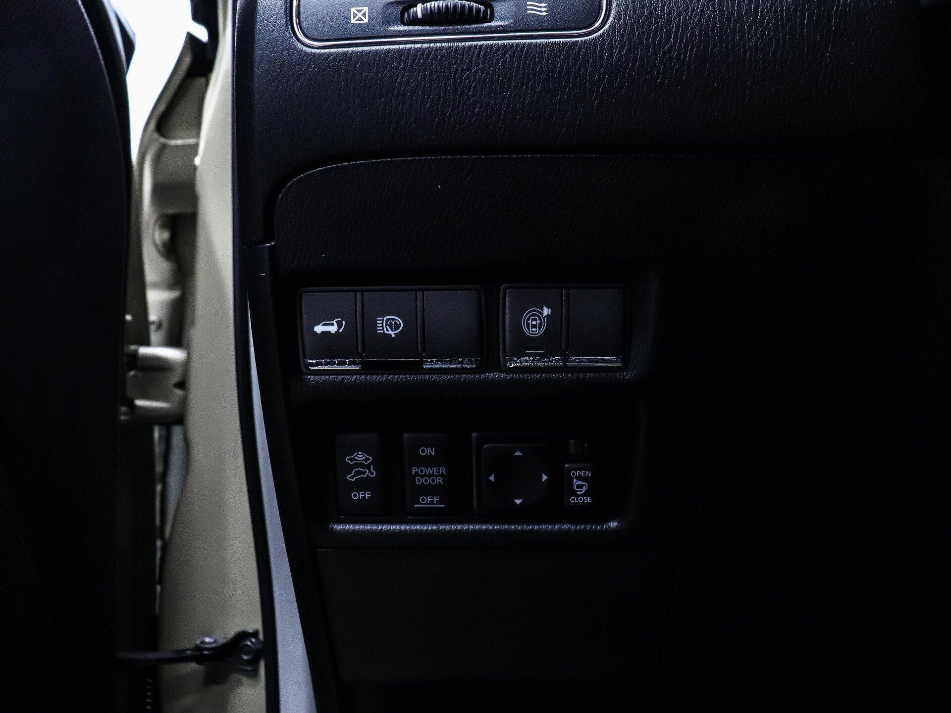 Nissan Patrol 2011 16