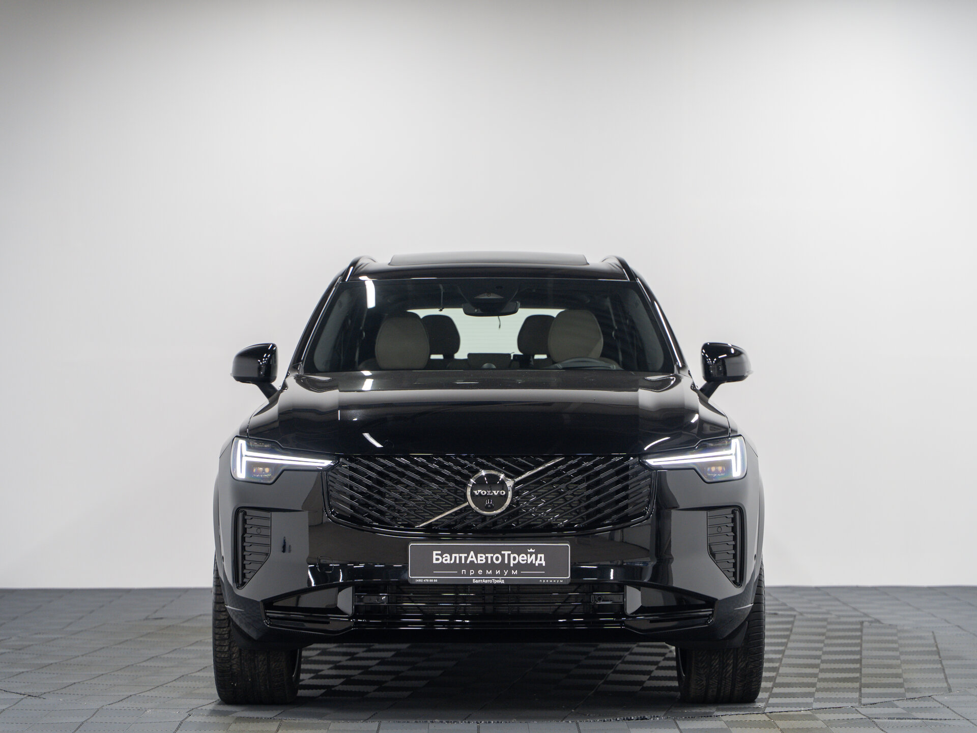 Автомобиль Volvo XC90 B6 2.0 AT (300 л.с.) 4WD - 4