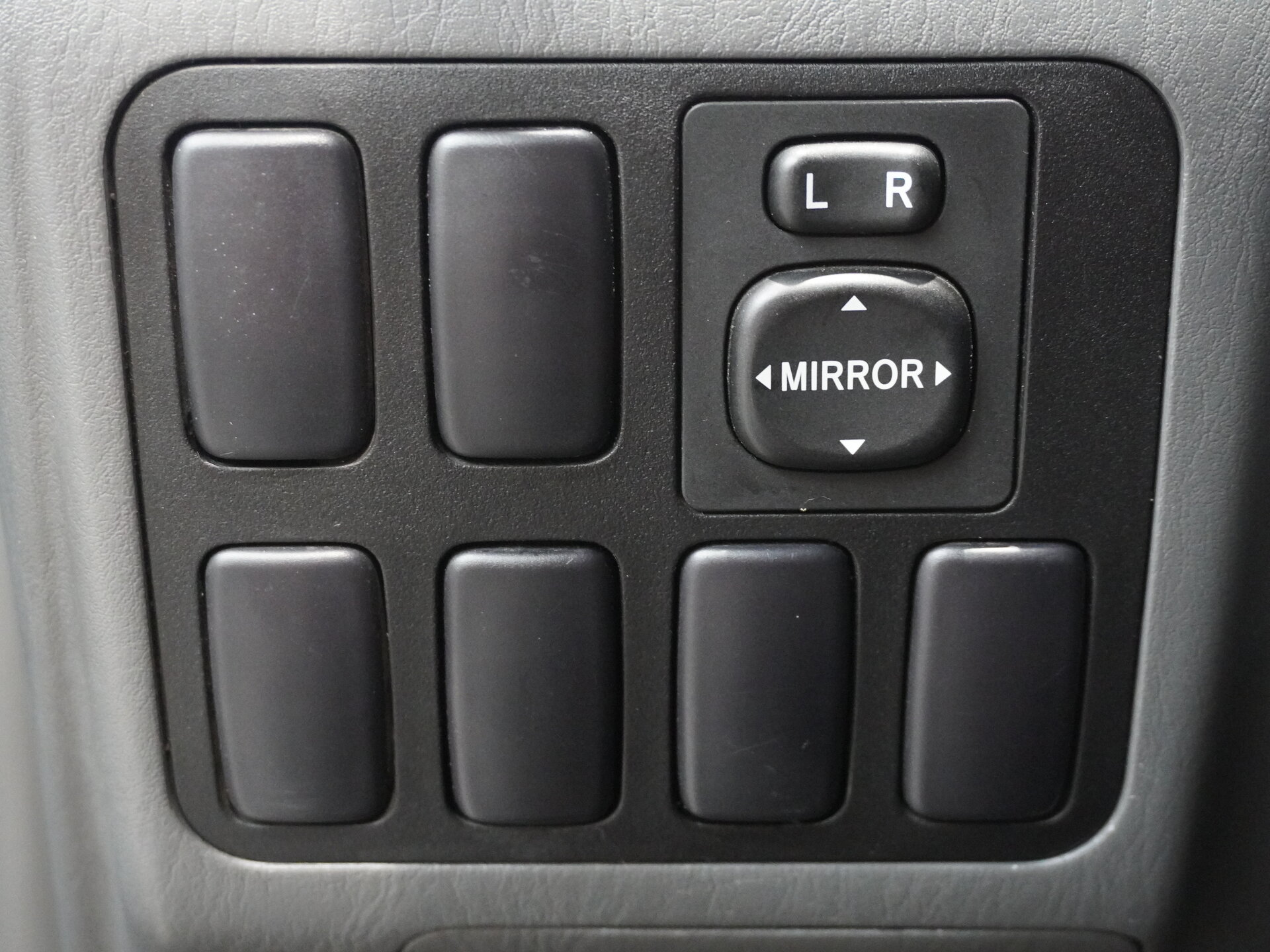 Автомобиль Toyota Land Cruiser Prado 2.7 AT (163 л.с.) 4WD - 8