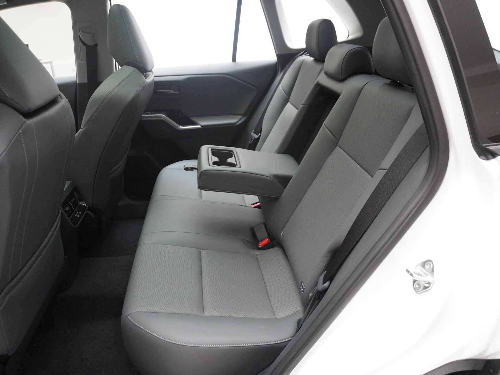Автомобиль Toyota RAV4 2.0 CVT (171 л.с.) 4WD - 16