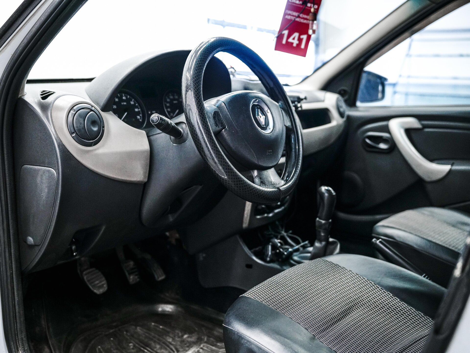 Renault Logan 2012 10