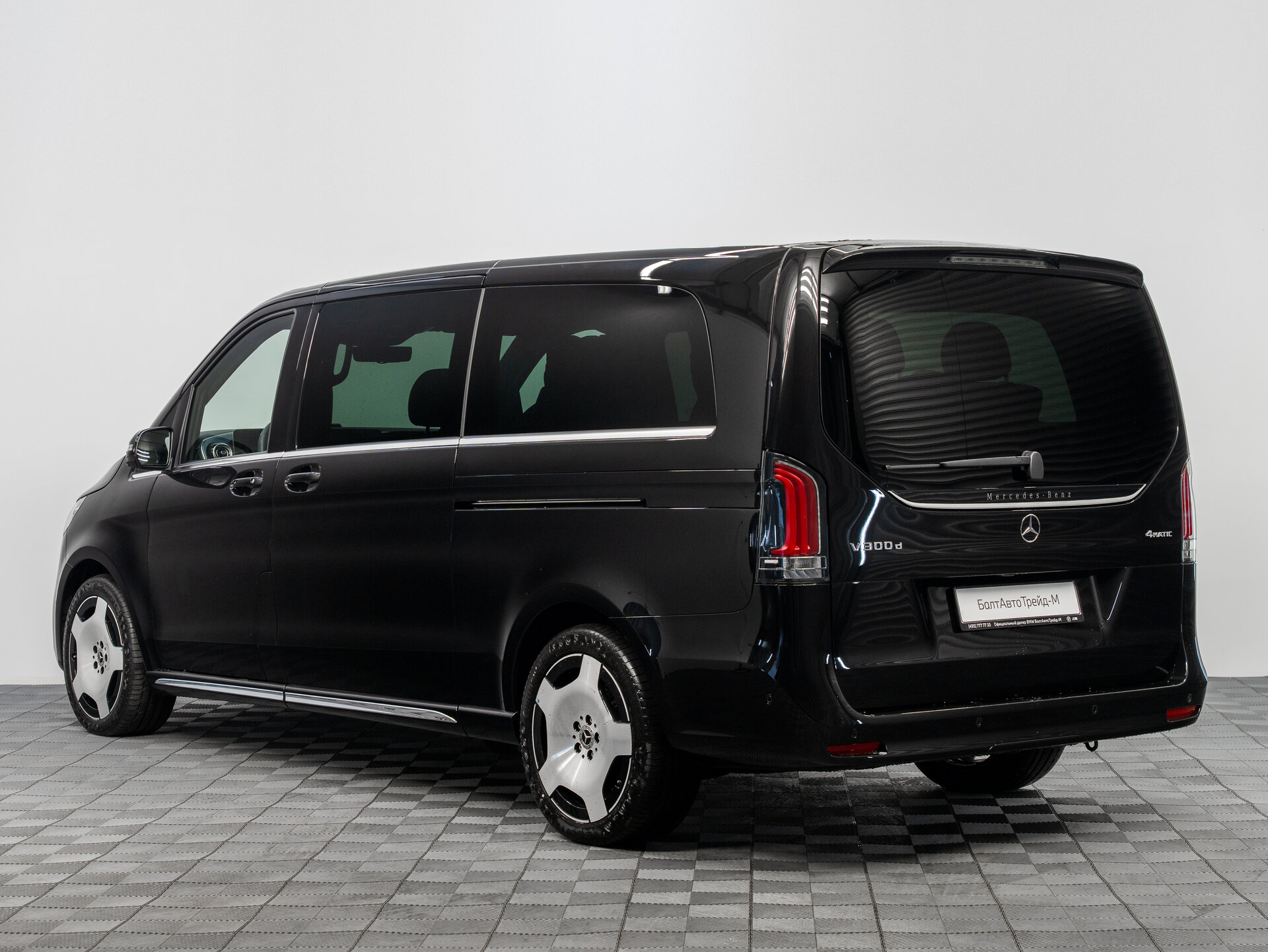 Автомобиль Mercedes-Benz V-Класс 300 d экстра длинный 2.0d AT (237 л.с.) 4WD - 4