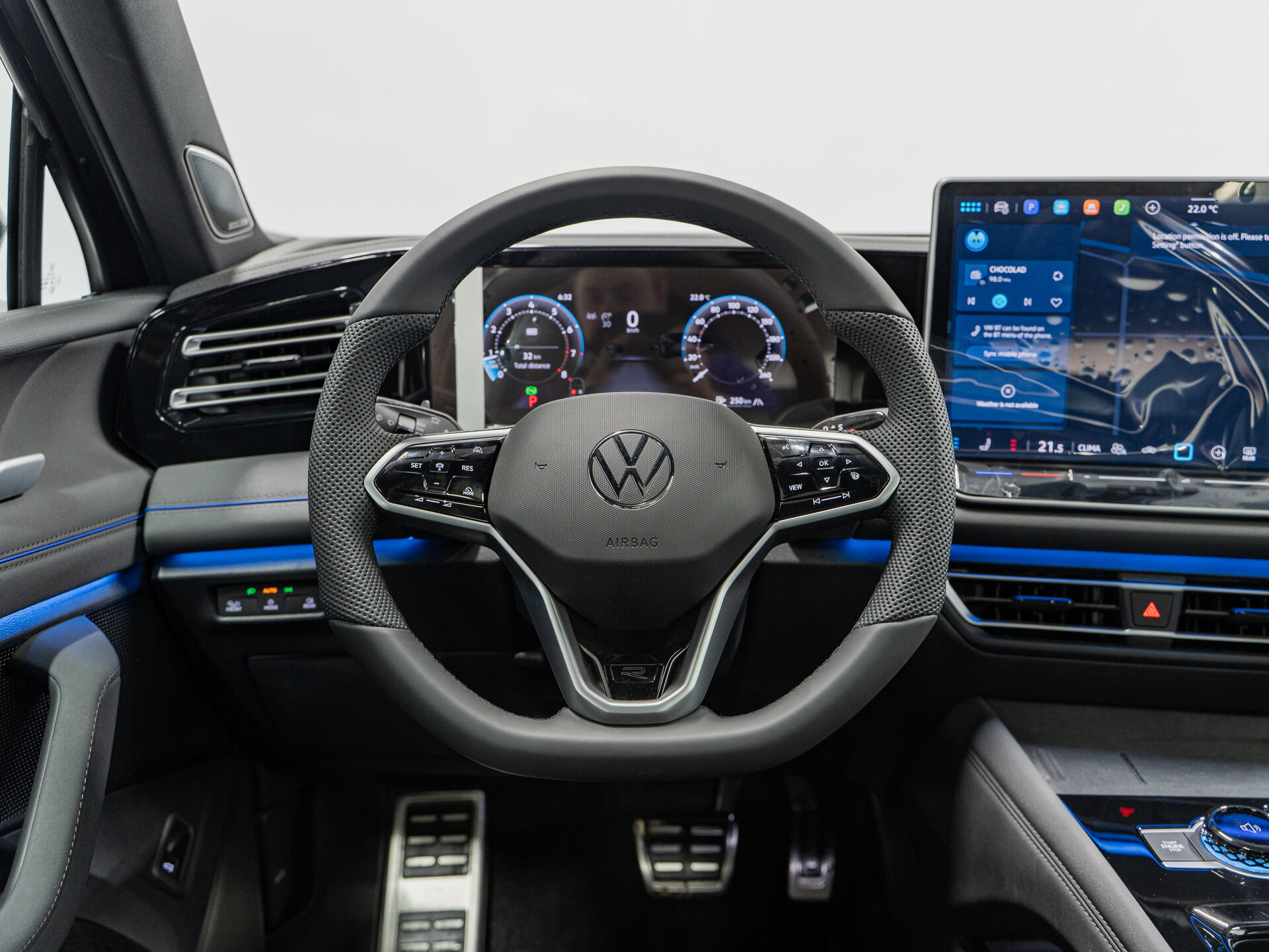Автомобиль Volkswagen Tiguan L Pro 2.0 AMT (220 л.с.) 4WD - 16