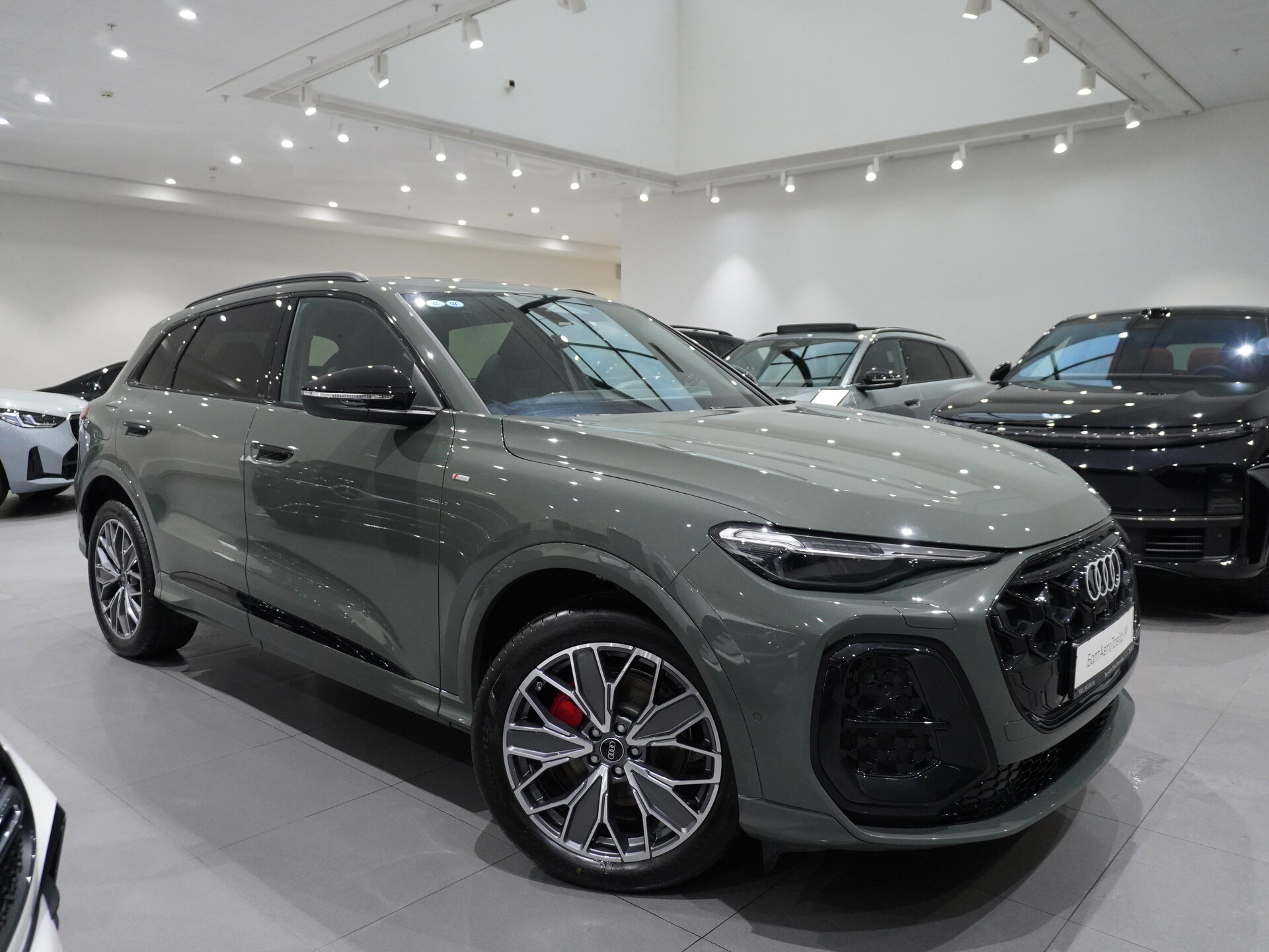 Автомобиль Audi Q5 L 2.0 AMT (204 л.с.) 4WD - 2