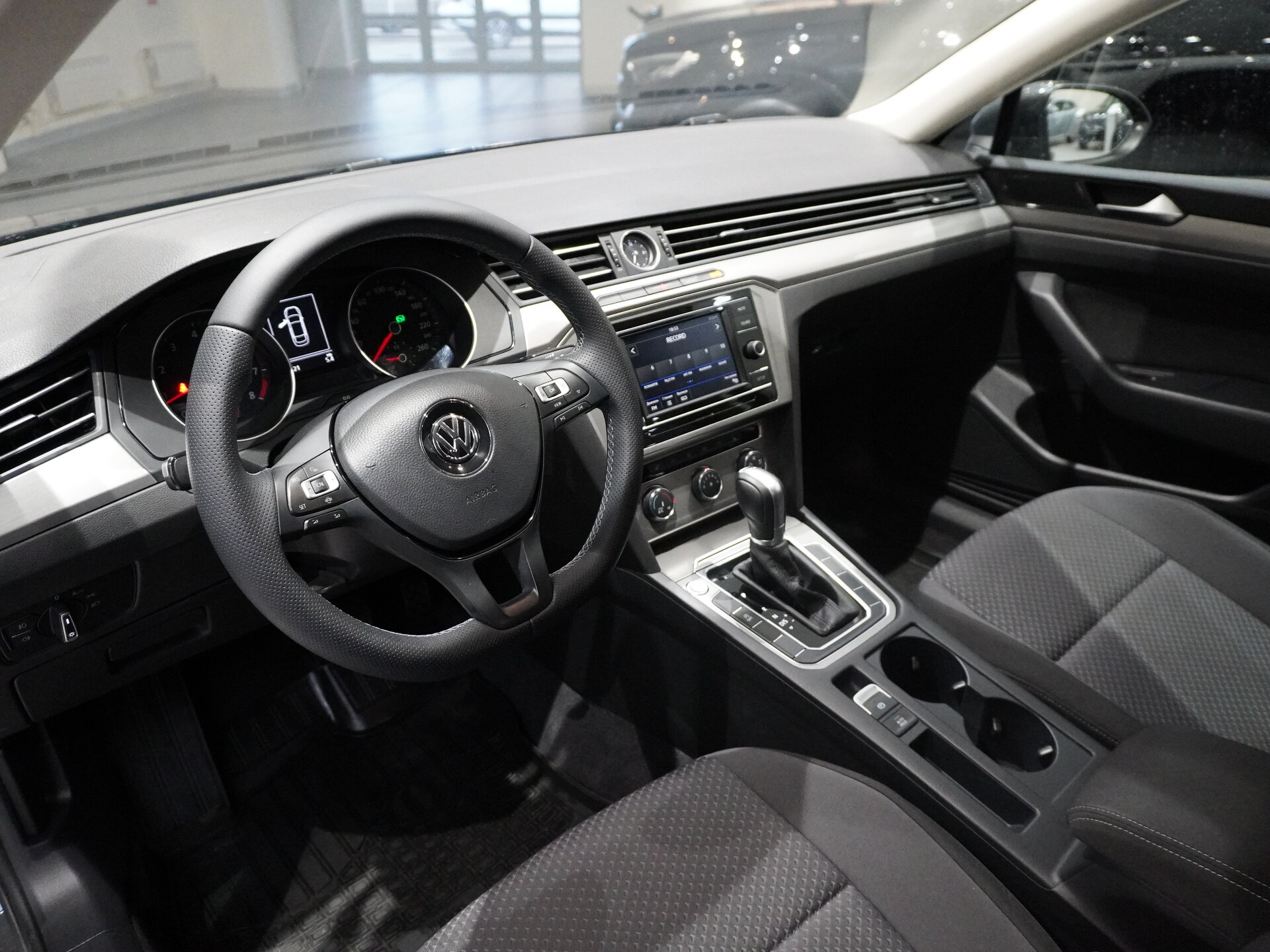 Автомобиль Volkswagen Passat 1.4 AMT (125 л.с.) - 7