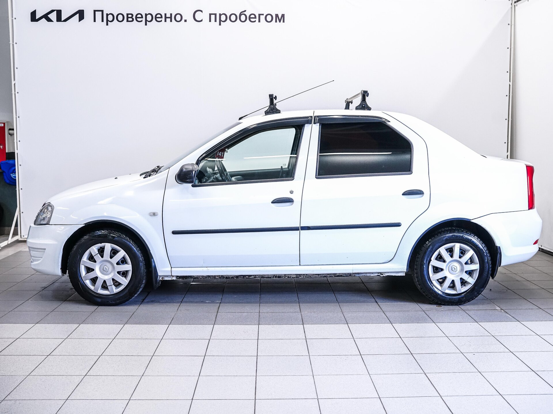 Renault Logan 2012 8