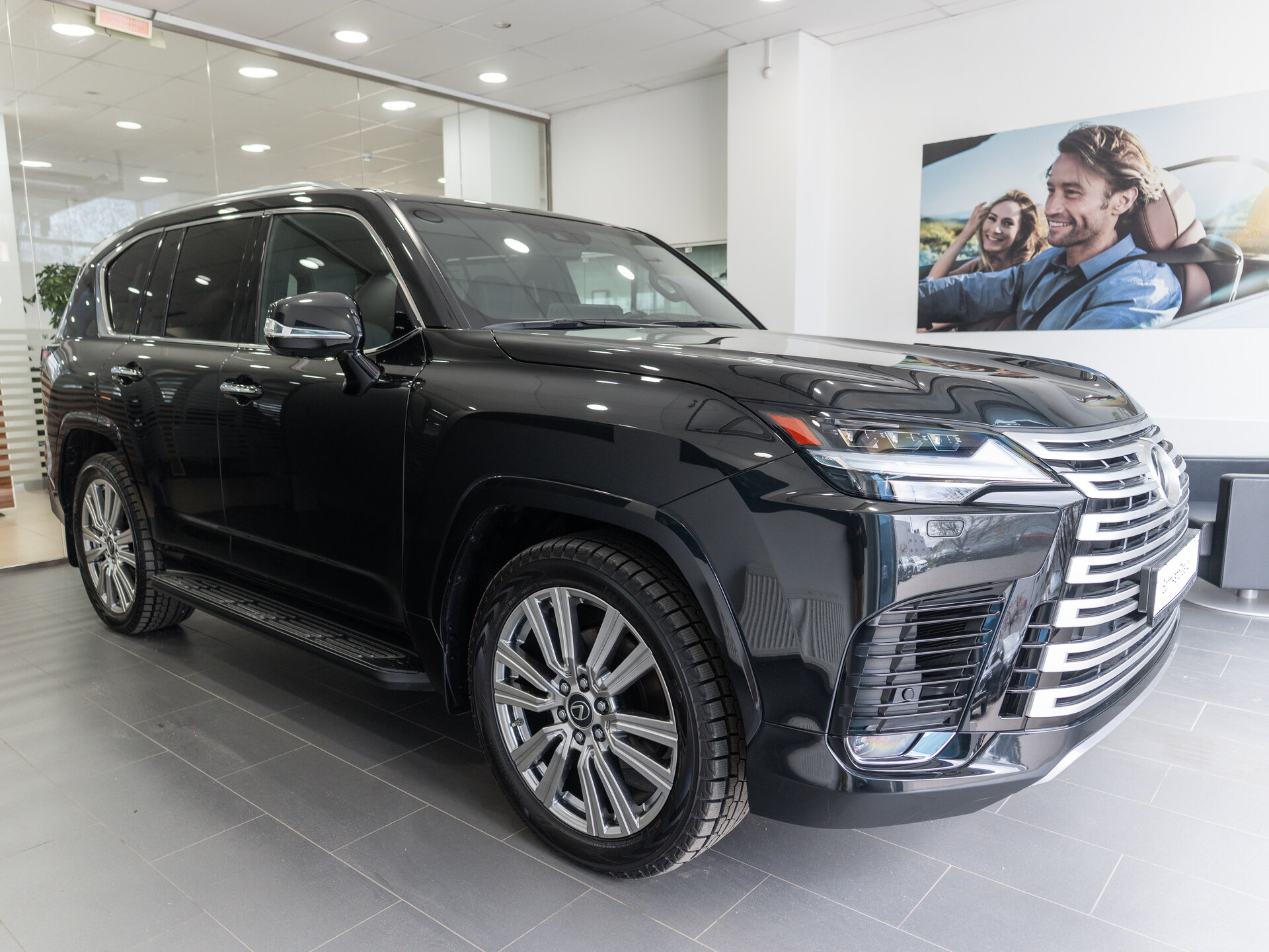 Автомобиль Lexus LX 600 3.4 AT (415 л.с.) 4WD - 3