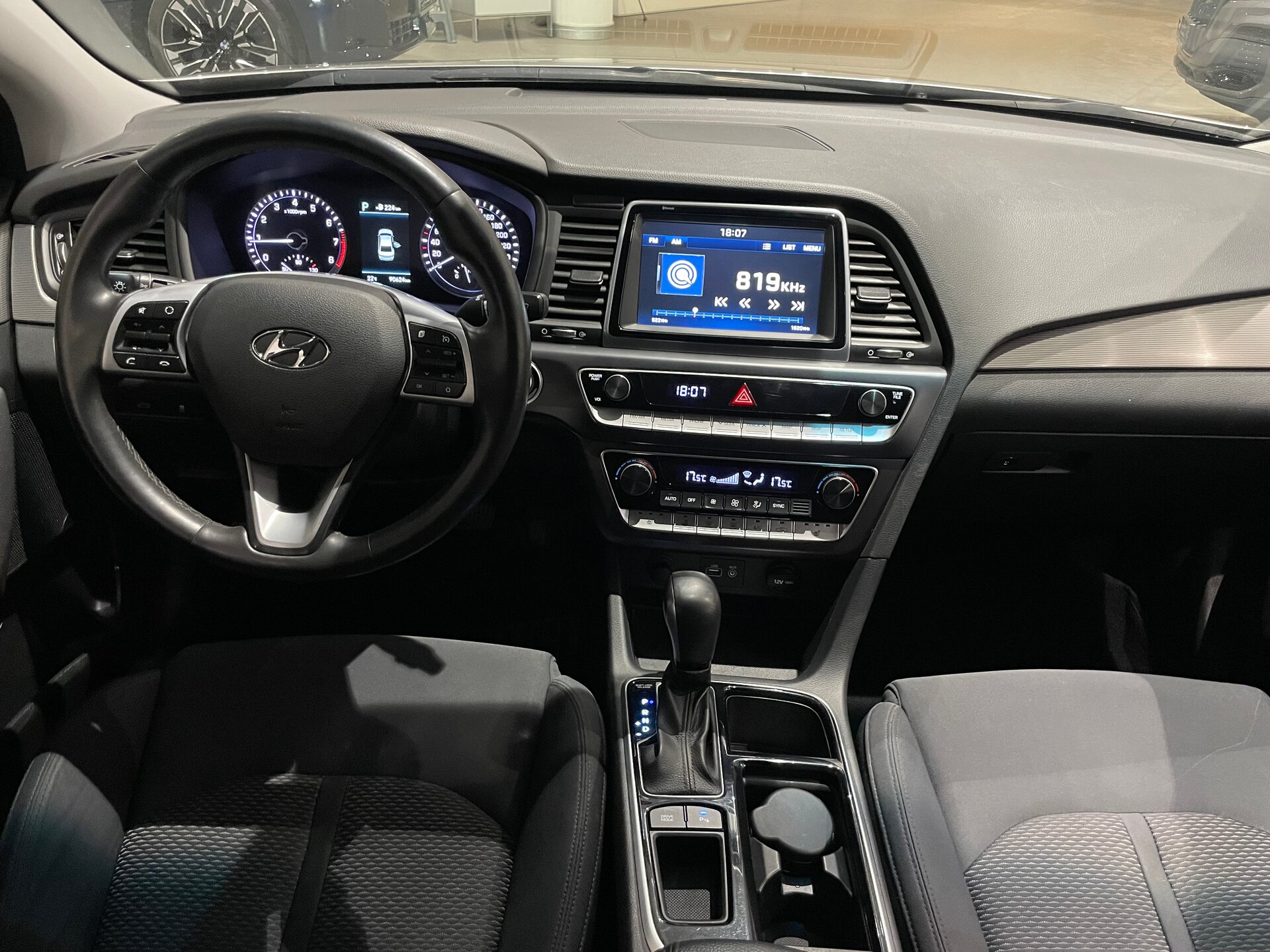 Автомобиль Hyundai Sonata 2.0 AT (150 л.с.) - 13