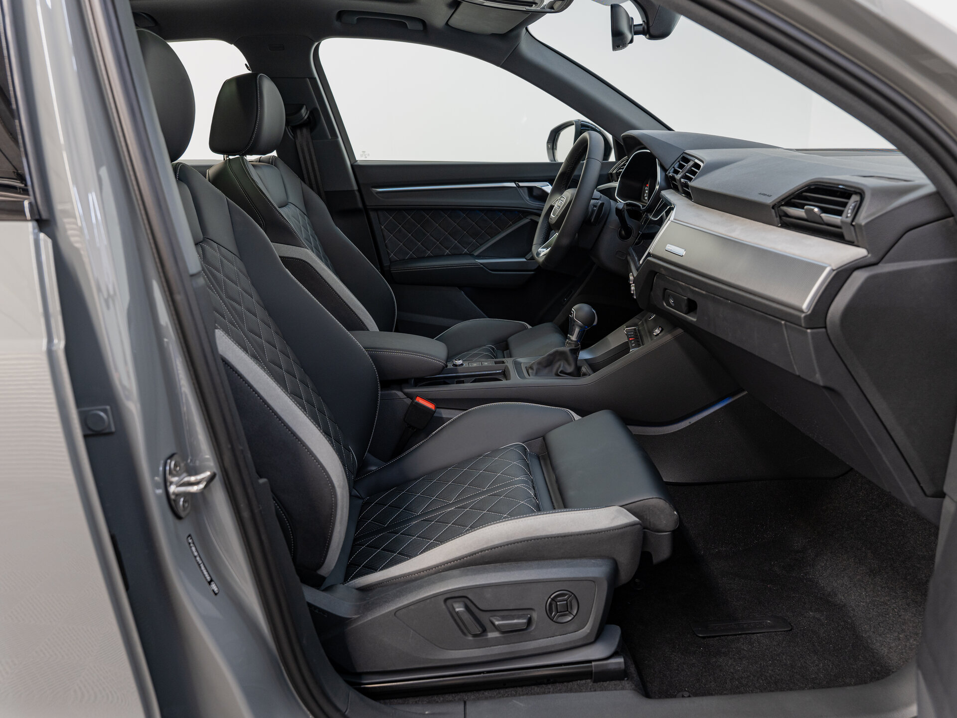 Автомобиль Audi Q3 35 TFSI 1.5 AMT (160 л.с.) - 15