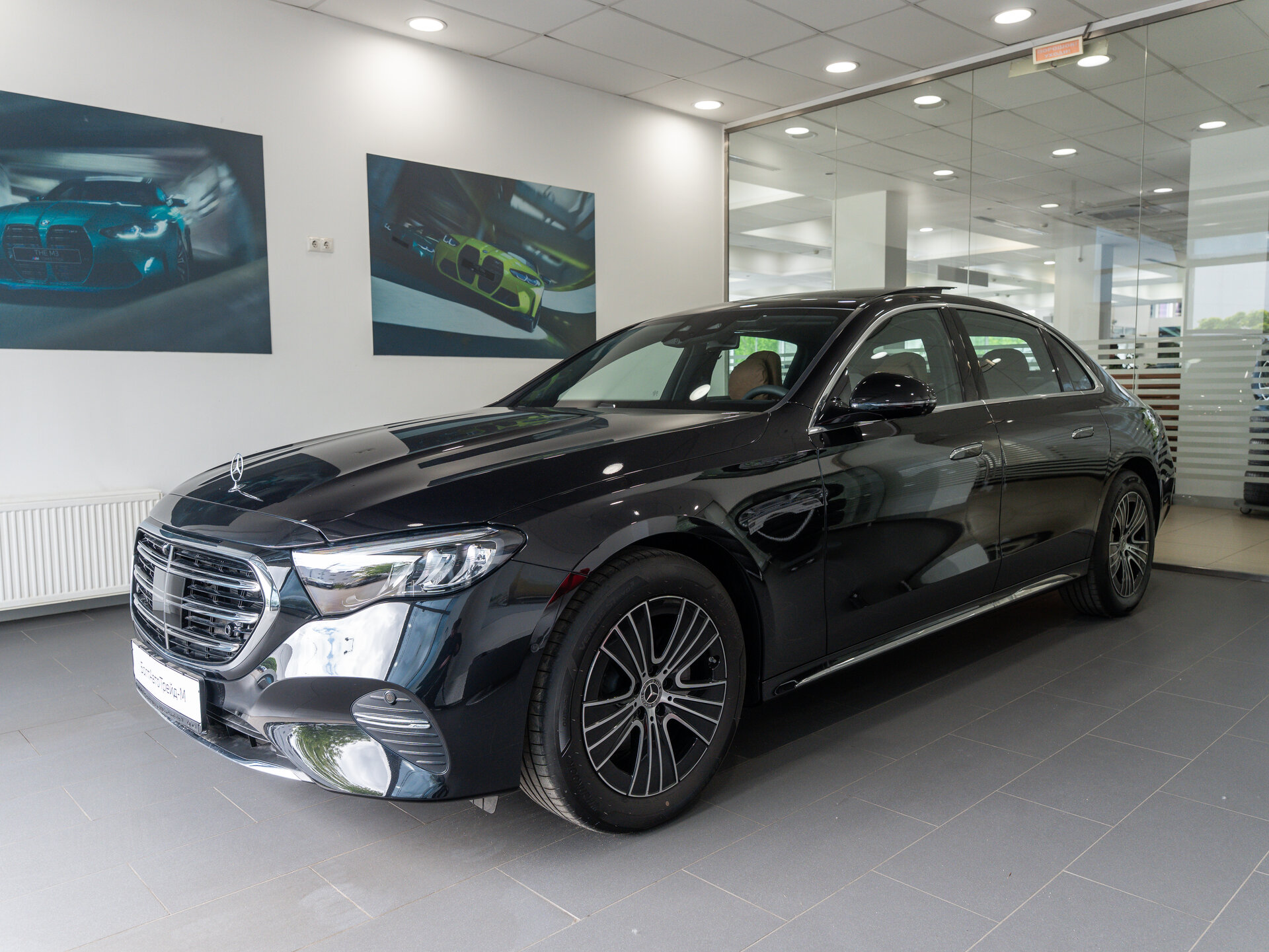 Автомобиль Mercedes-Benz E-Класс 260 L 2.0 AT (204 л.с.) 4WD - 1