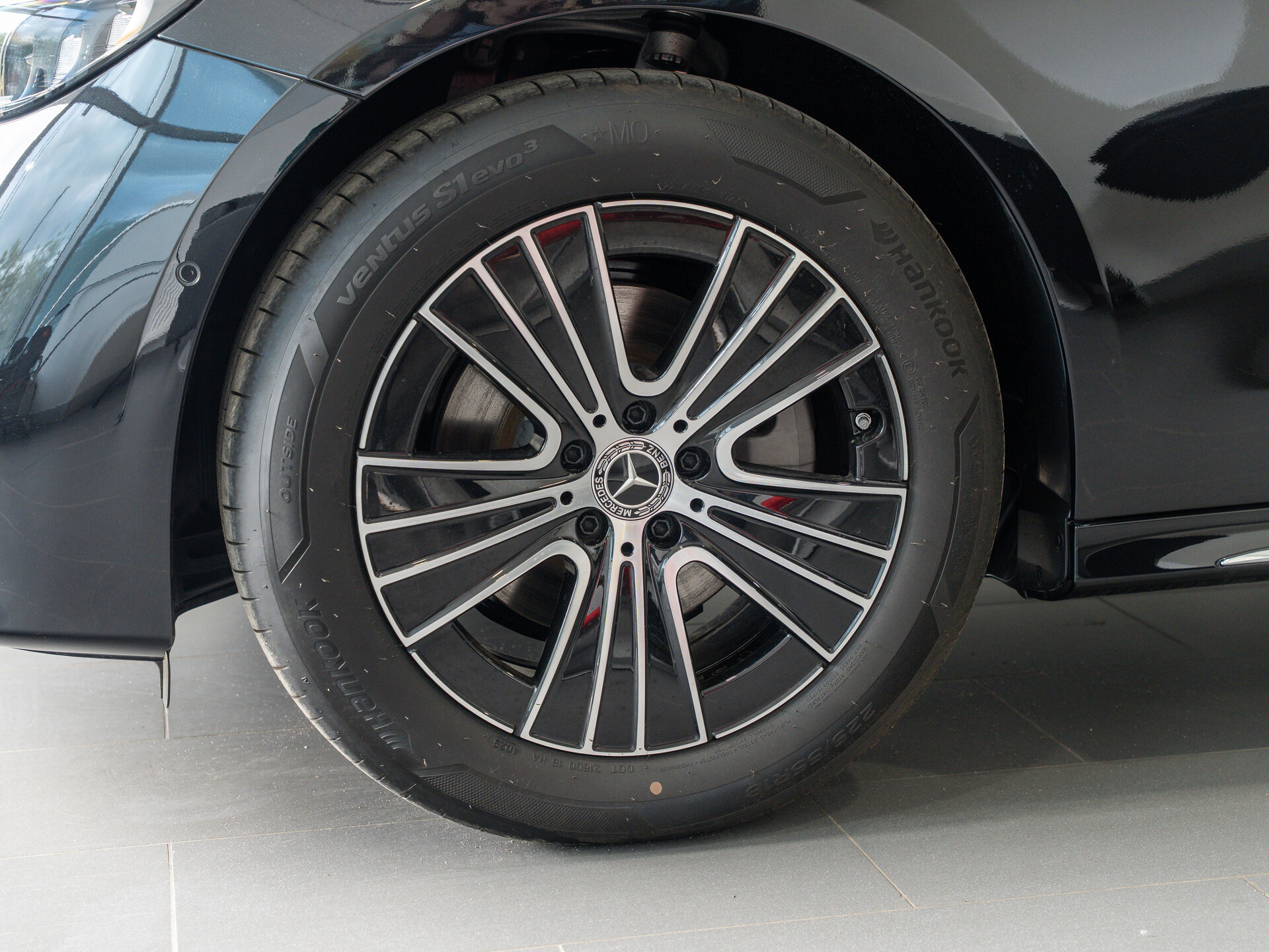 Автомобиль Mercedes-Benz E-Класс 260 L 2.0 AT (204 л.с.) 4WD - 9