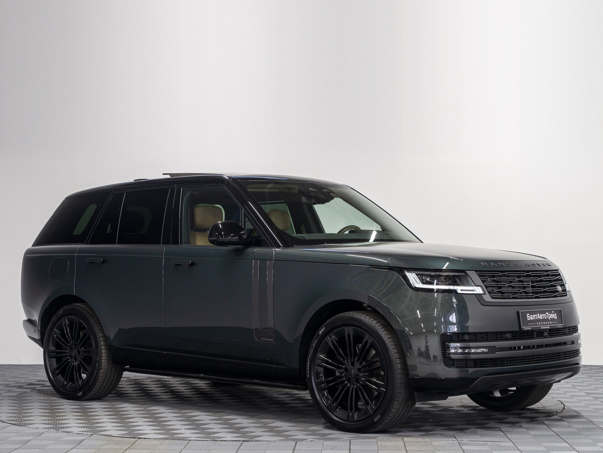 Автомобиль Land Rover Range Rover P400 MHEV 3.0 AT (400 л.с.) 4WD - 5