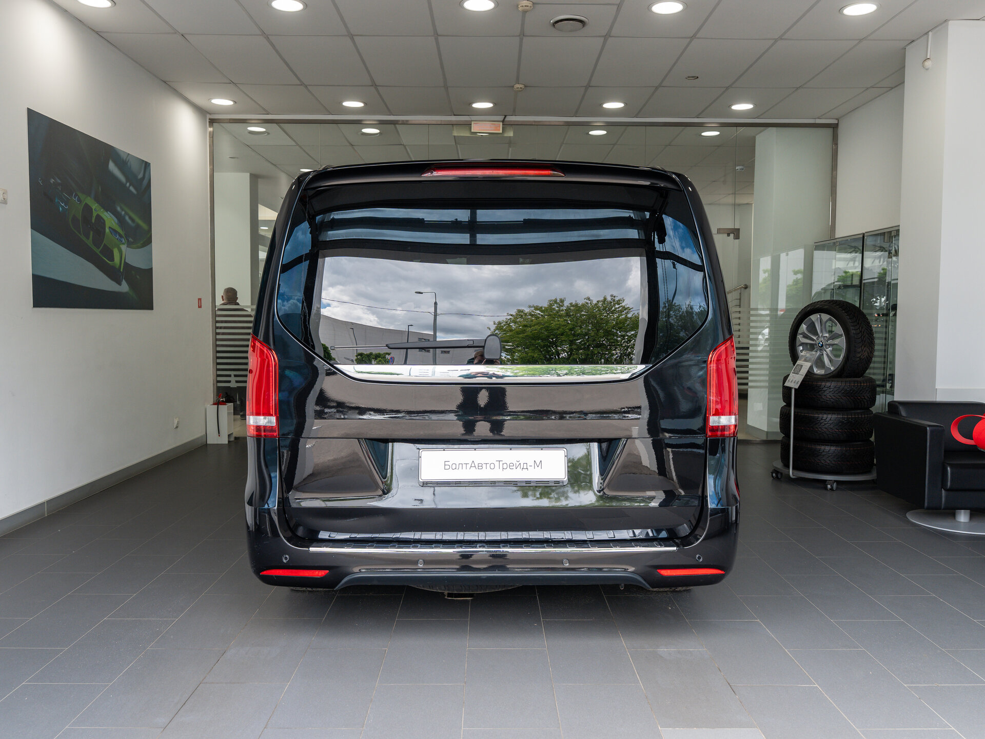 Автомобиль Mercedes-Benz V-Класс 250 d длинный 2.1d AT (190 л.с.) 4WD - 5