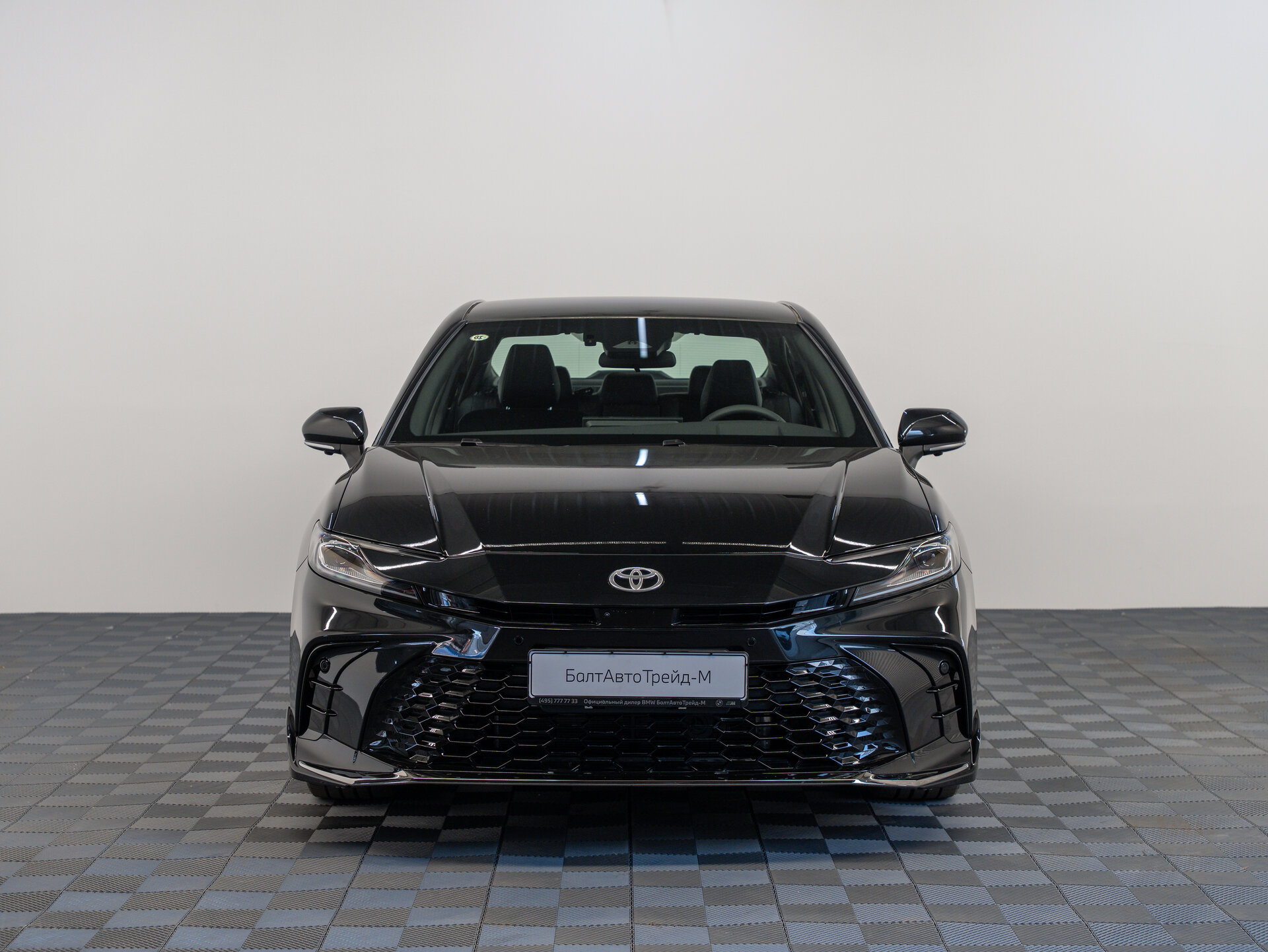 Автомобиль Toyota Camry 2.0hyb CVT (231 л.с.) - 2