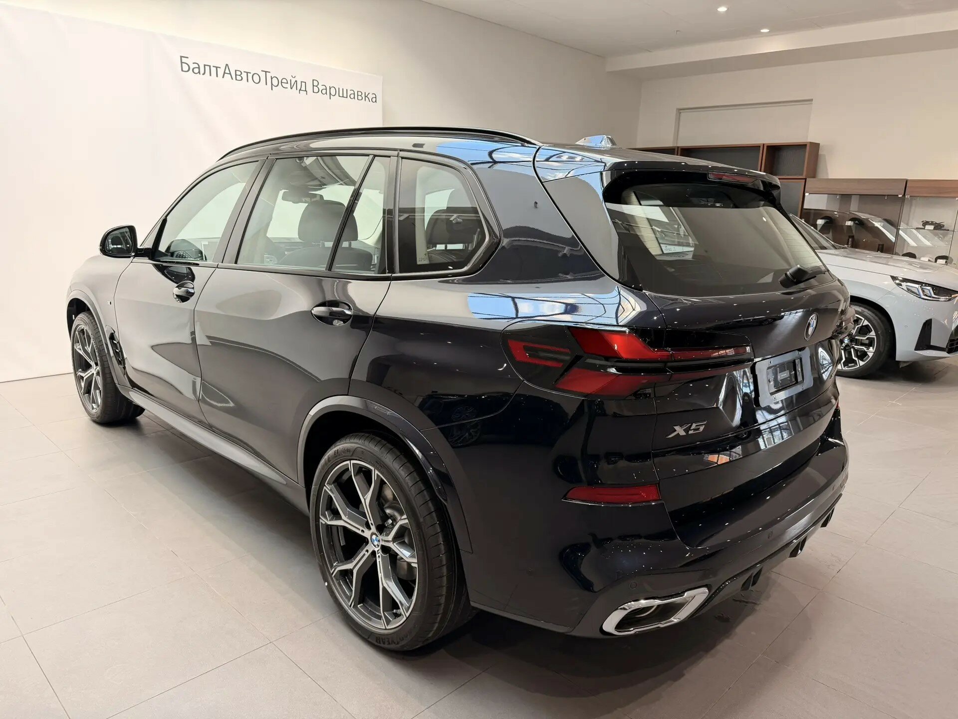 Автомобиль BMW X5 30Li 2.0 AT (258 л.с.) 4WD - 7