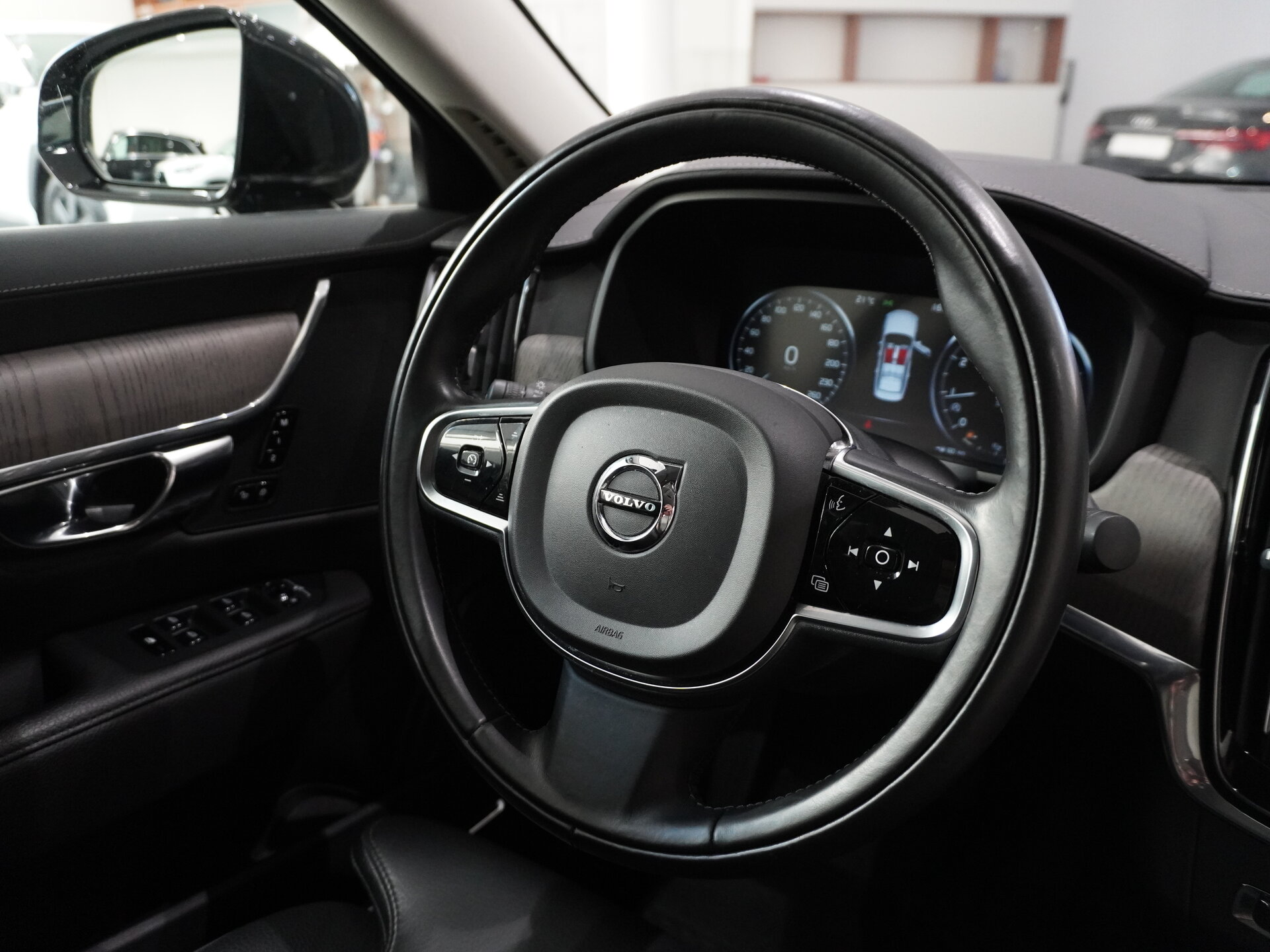 Автомобиль Volvo S90 2.0 AT (190 л.с.) - 17
