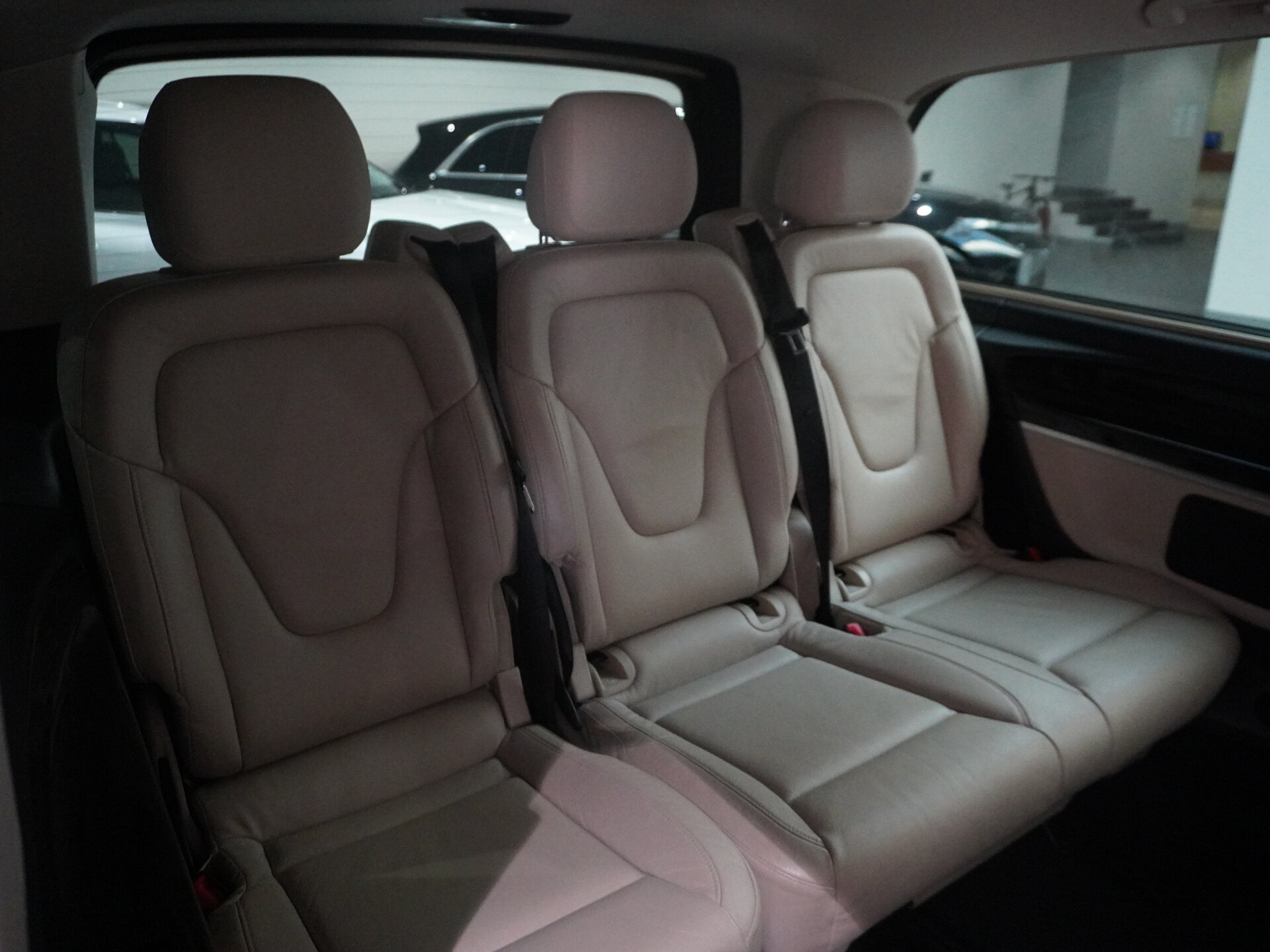 Автомобиль Mercedes-Benz V-Класс 250 d длинный 2.1d AT (190 л.с.) 4WD - 11