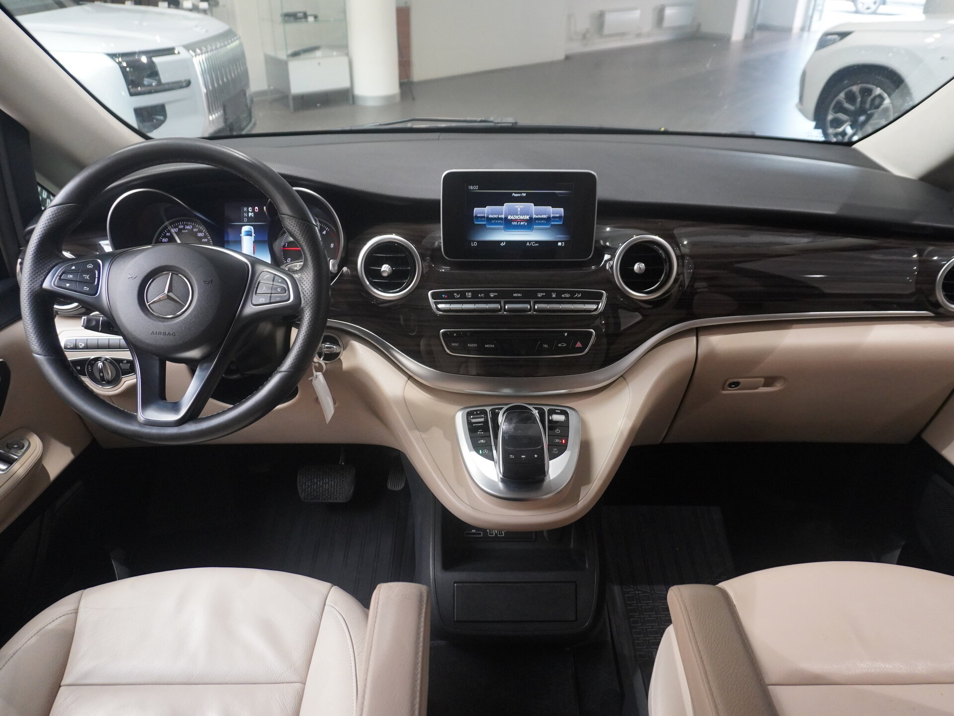 Автомобиль Mercedes-Benz V-Класс 250 d длинный 2.1d AT (190 л.с.) 4WD - 15