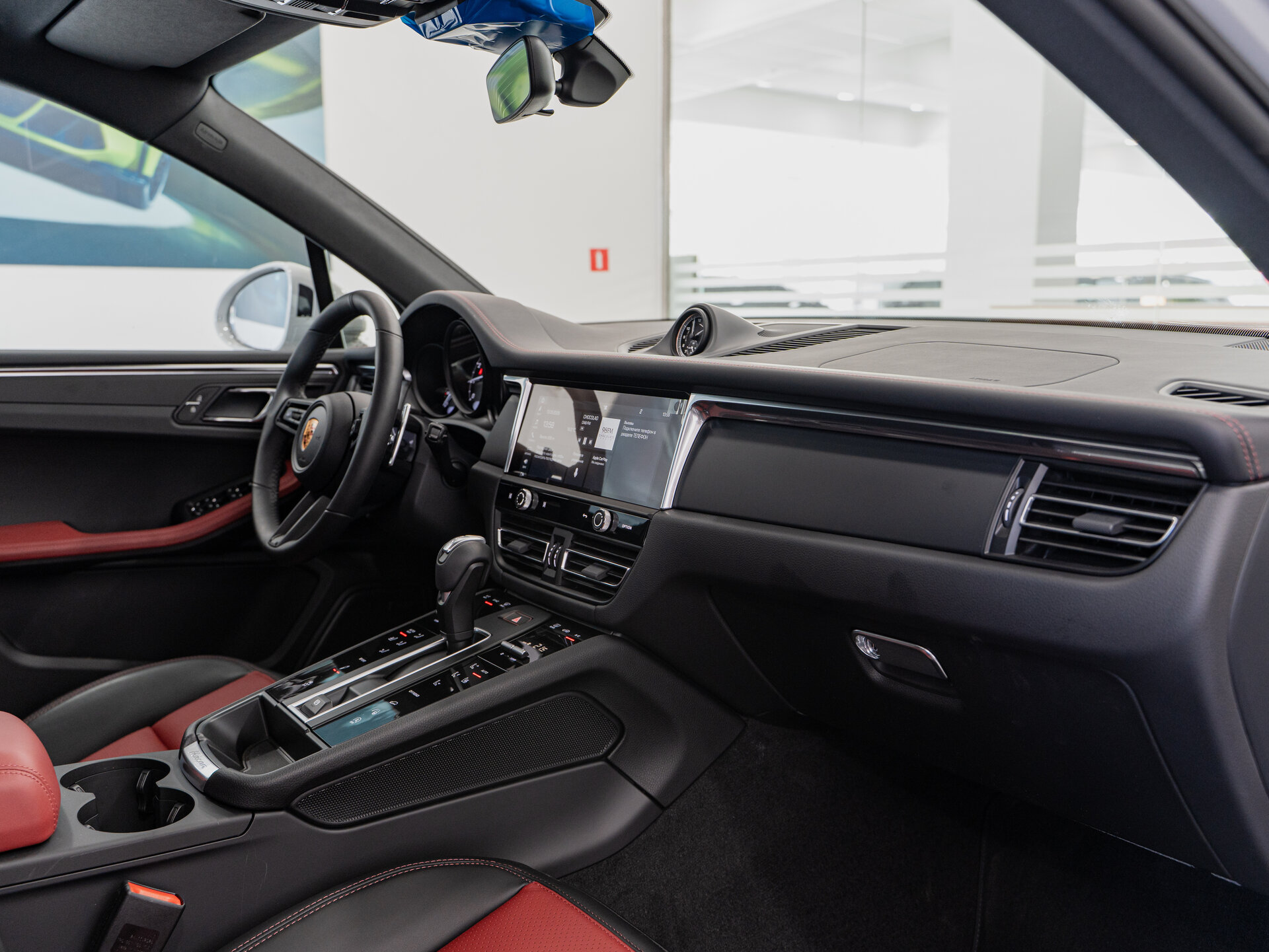 Автомобиль Porsche Macan 2.0 AMT (265 л.с.) 4WD - 18