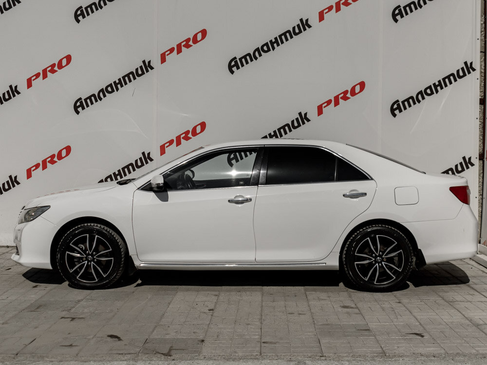 Купить Toyota Camry 2.5 AT (181 л.с.), 2013 в Екатеренбурге