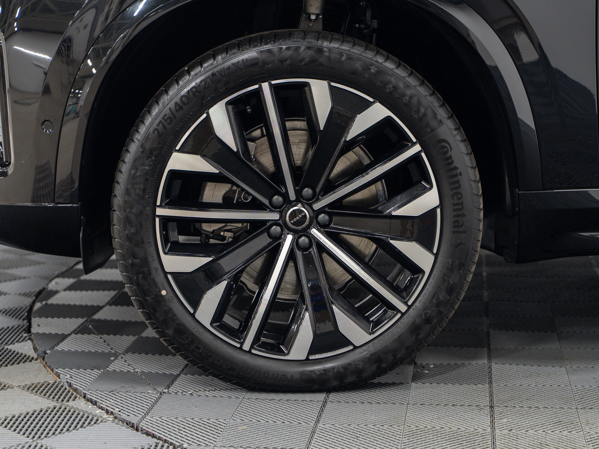 Автомобиль Volvo XC90 B6 2.0 AT (300 л.с.) 4WD - 3