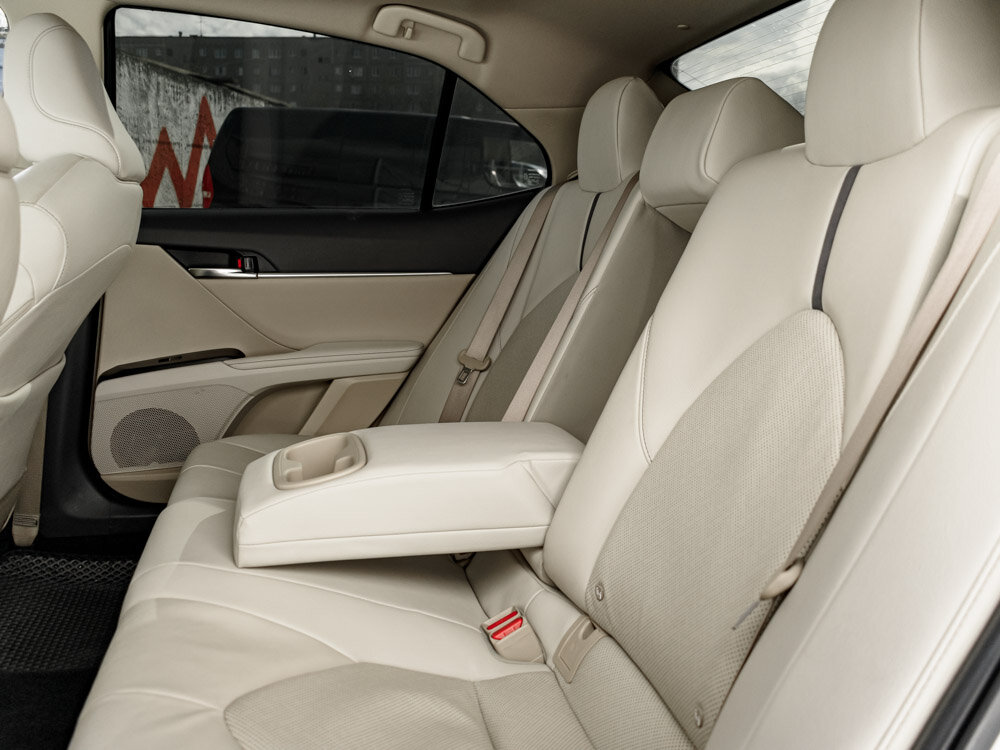 Купить Toyota Camry 3.5 AT (249 л.с.), 2022 в Екатеренбурге