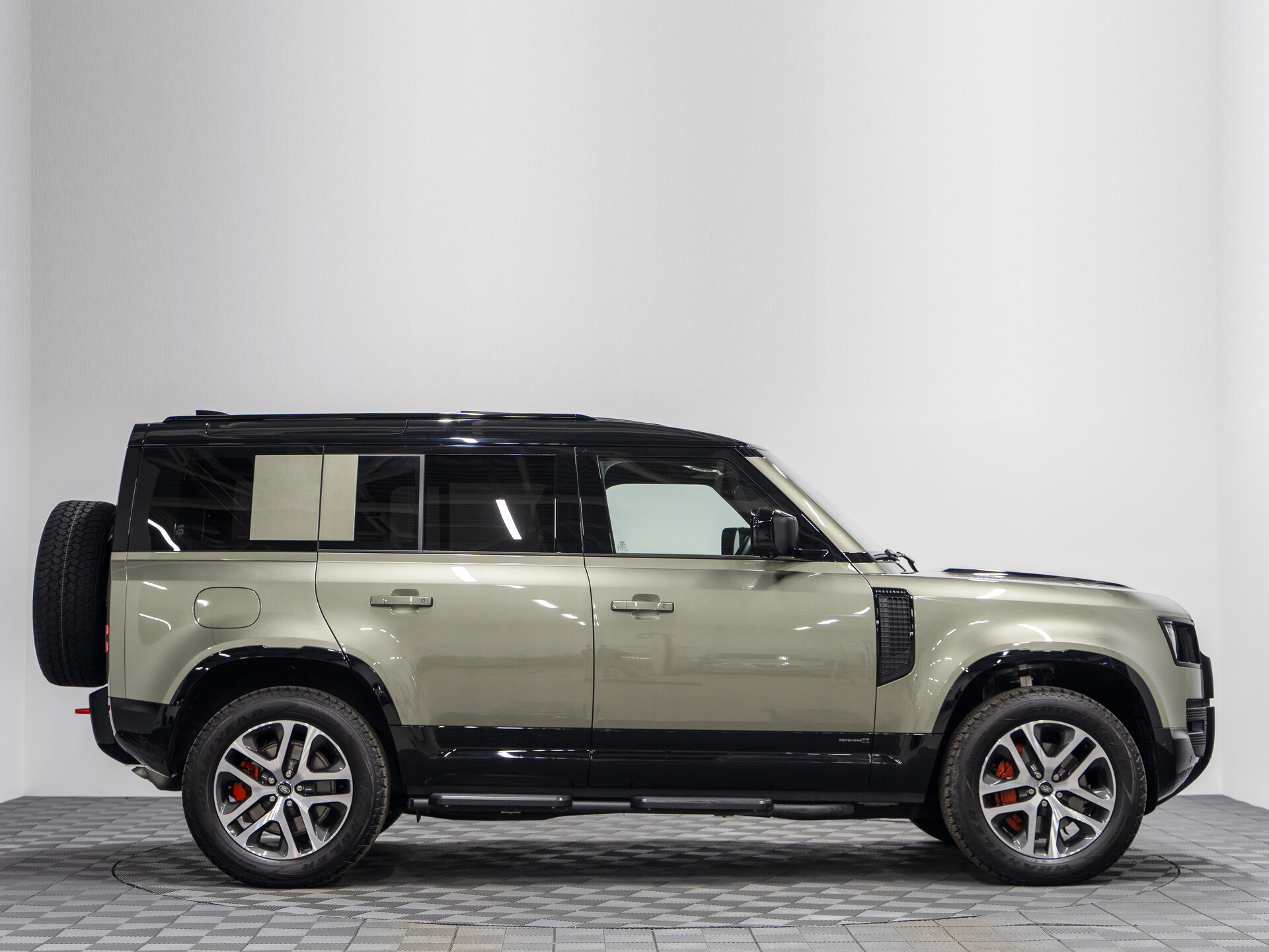 Автомобиль Land Rover Defender 130 3.0 AT (400 л.с.) 4WD - 6