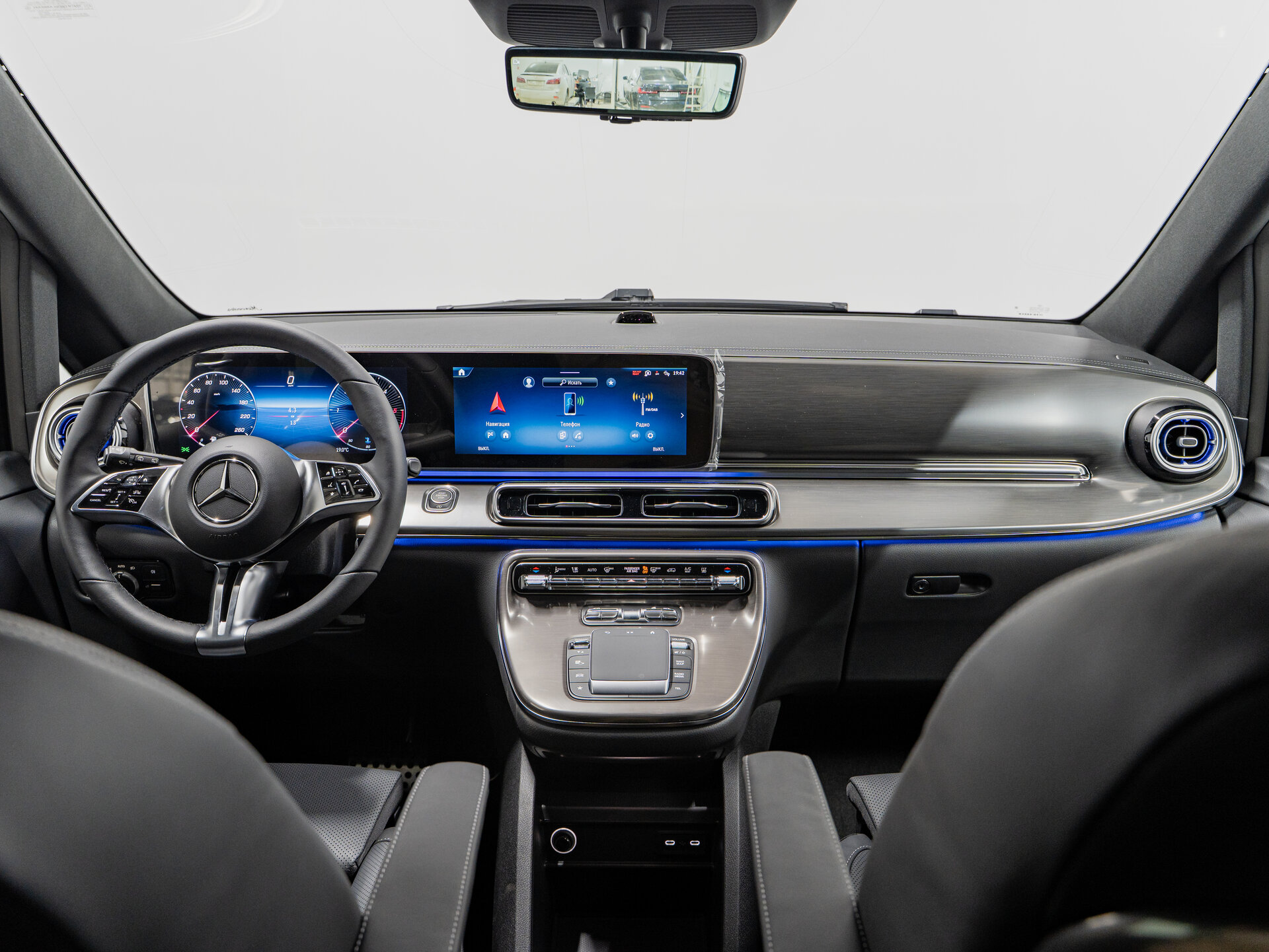Автомобиль Mercedes-Benz V-Класс 300 d экстра длинный 2.0d AT (237 л.с.) 4WD - 15