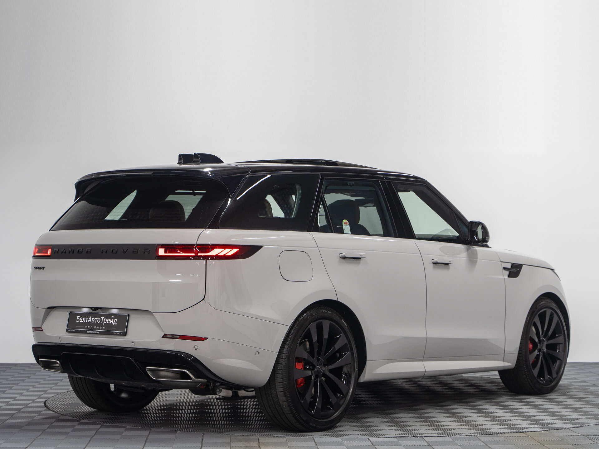 Автомобиль Land Rover Range Rover Sport P400 MHEV 3.0 AT (400 л.с.) 4WD - 7