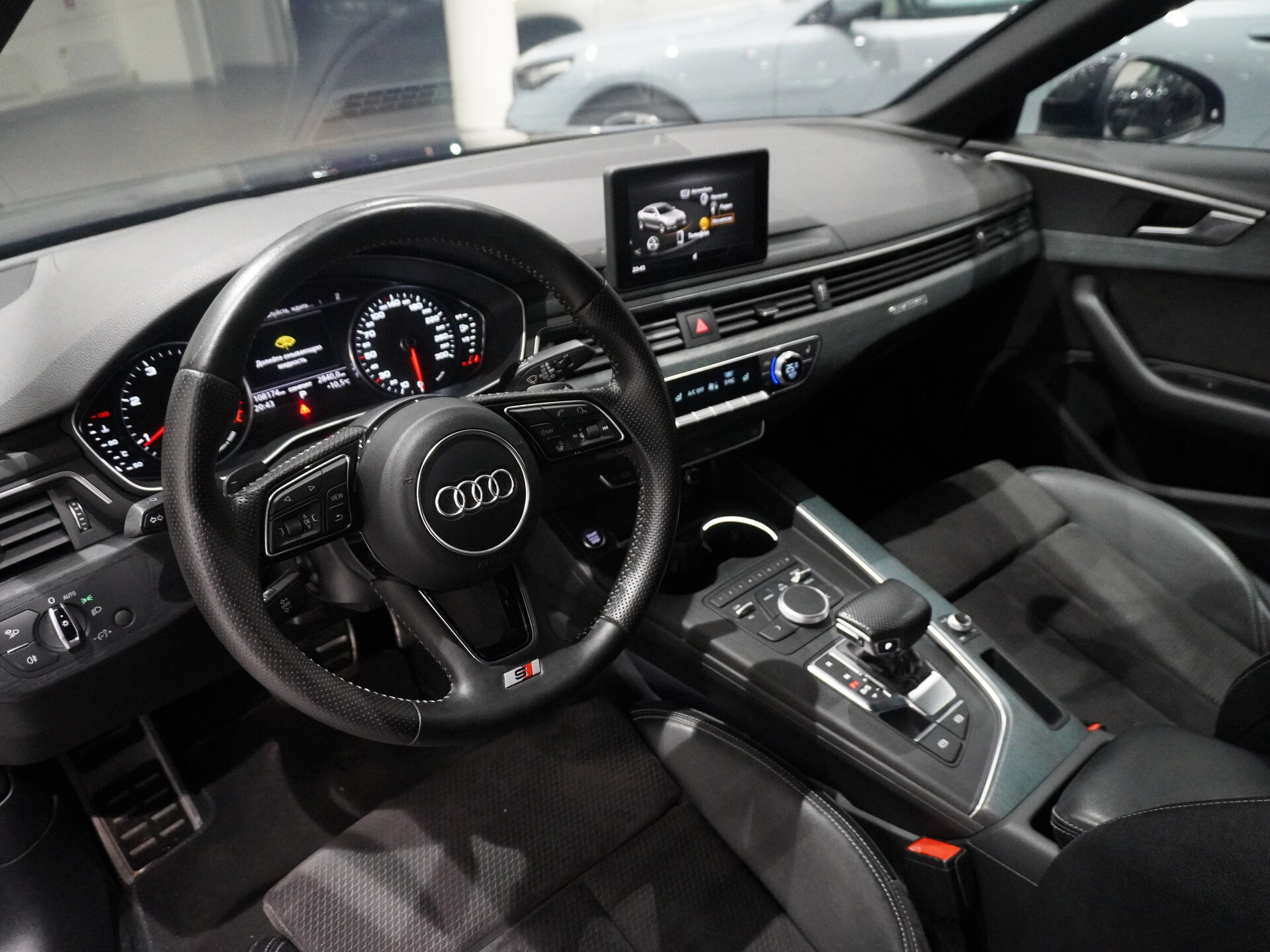 Автомобиль Audi A4 2.0d AMT (190 л.с.) 4WD - 7