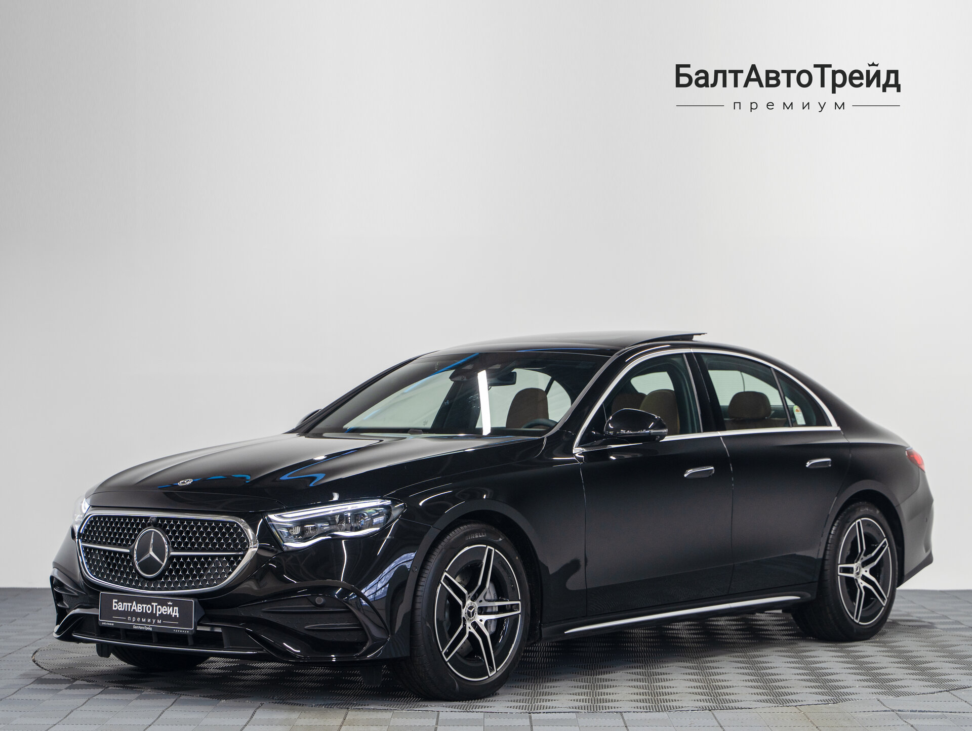 Автомобиль Mercedes-Benz E-Класс 300 2.0 AT (258 л.с.) 4WD - 1